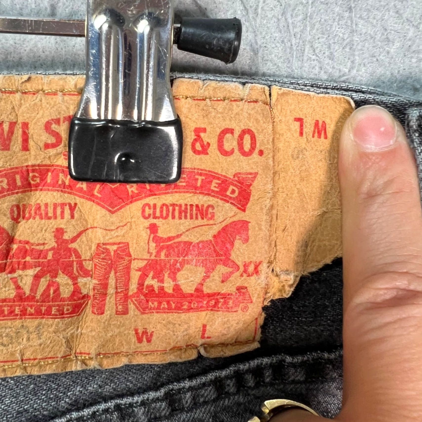 Levi's Levis 501 Mens Jeans Gray Distressed Straight 32x29 Denim 100% Cotton Leather? Wait Size US 32 / EU 48 - 4 Thumbnail
