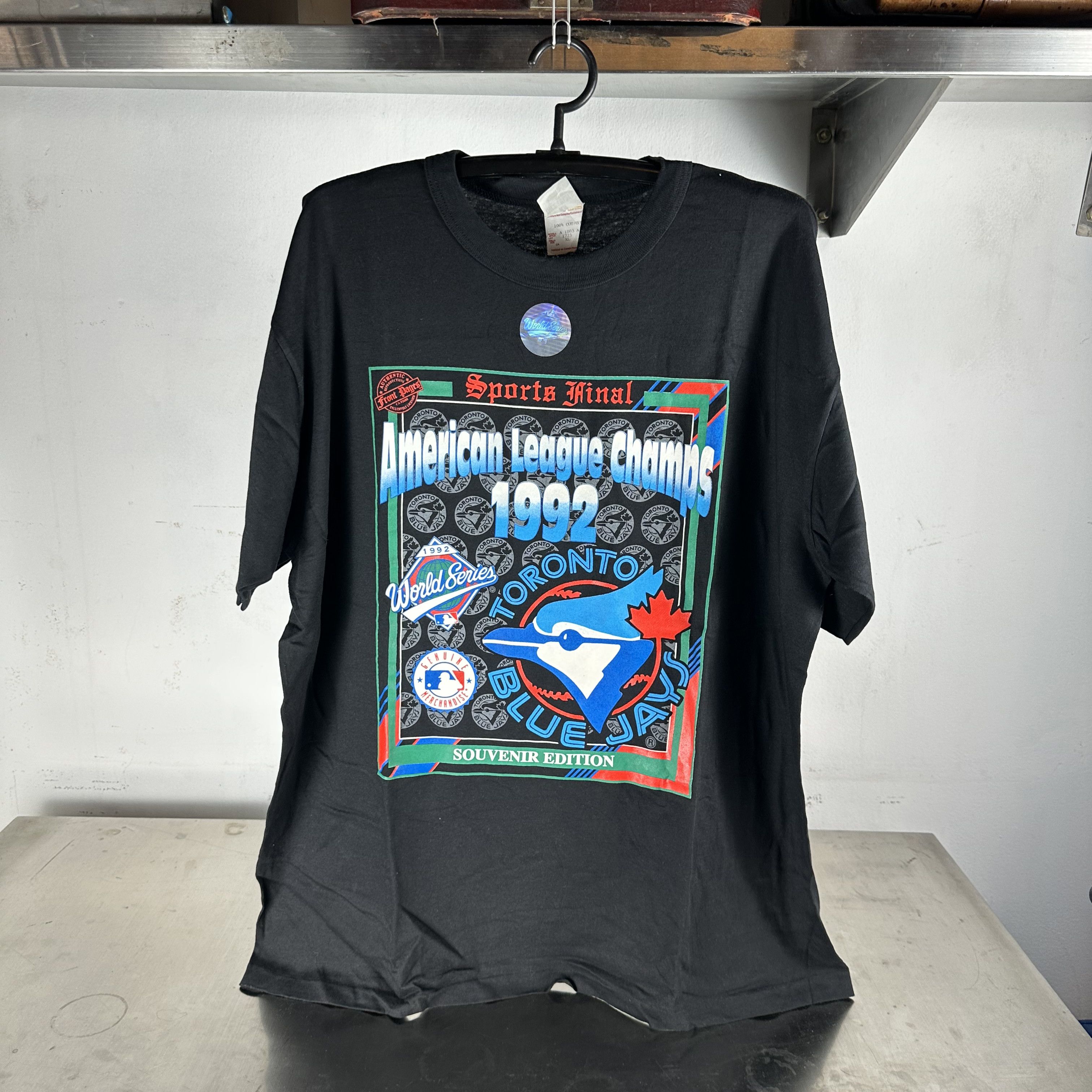 Vintage ​Vintage 1992 Toronto Blue Jays MLB Champs Graphic T-shirt Size US XXL / EU 58 / 5 - 1 Thumbnail