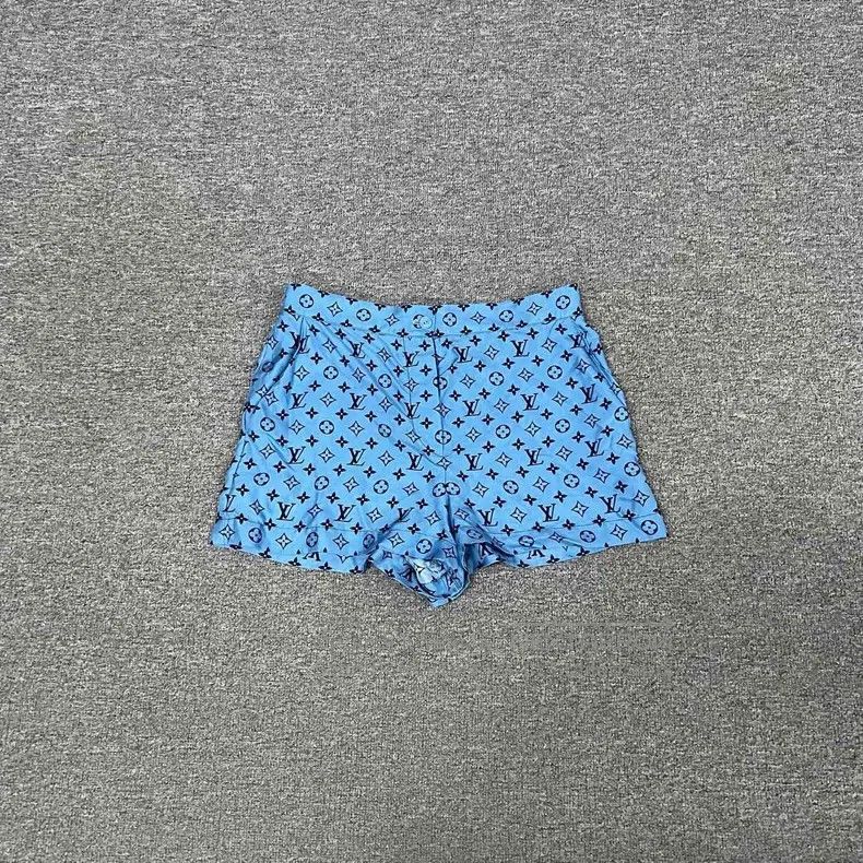 Louis Vuitton Louis Vuitton Full-print presbyopic silk shorts Size US 36 / EU 52 - 1 Thumbnail