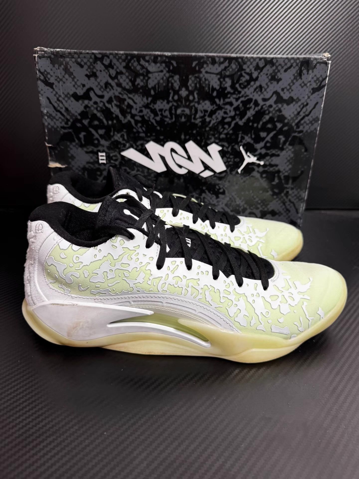 Nike Jordan Zion 3 Q11 Size US 11 / EU 44 - 1 Thumbnail