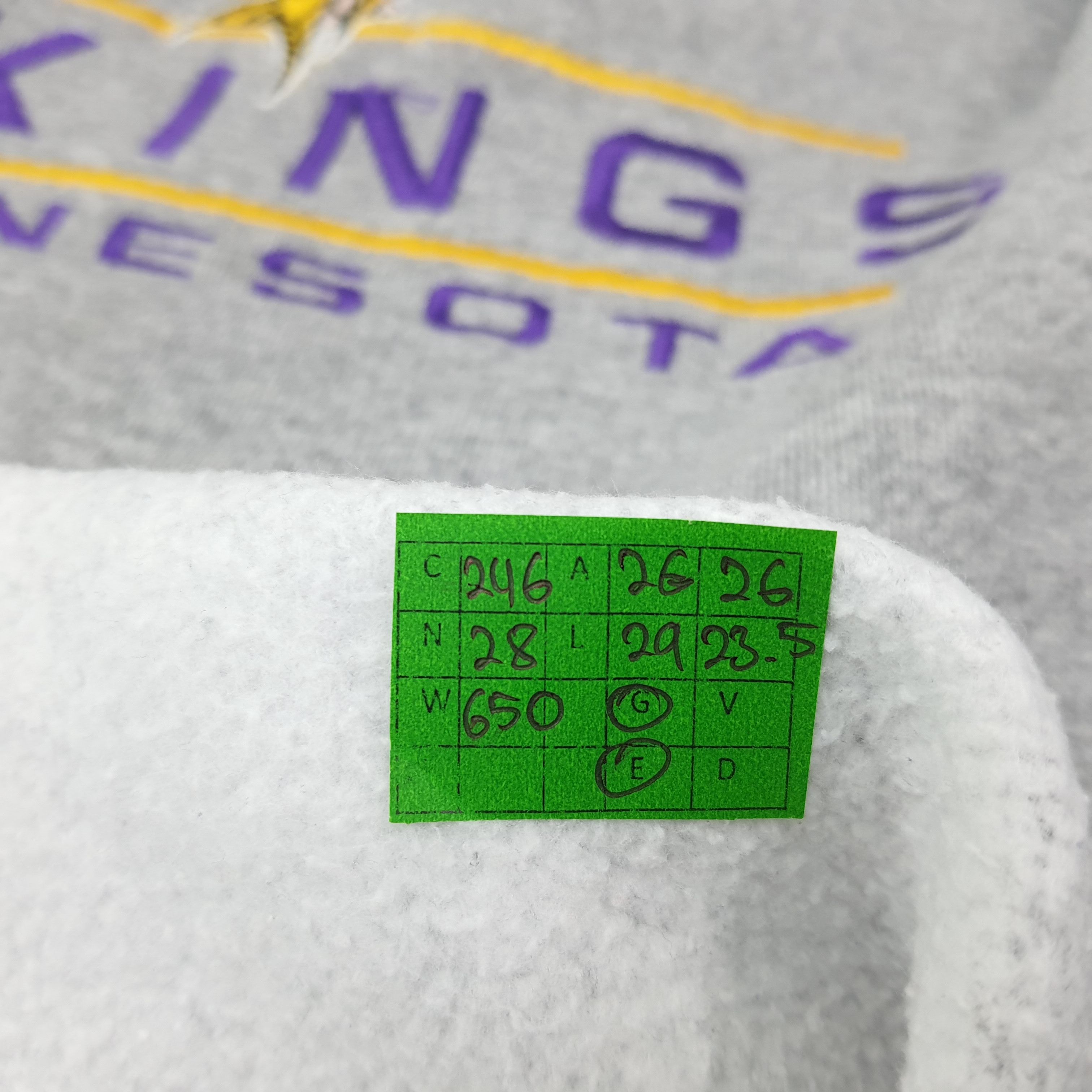 NFL Vintage Minnesota Vikings NFL Team Sports Sweatshirt C246N28 Size US XL / EU 56 / 4 - 8 Thumbnail