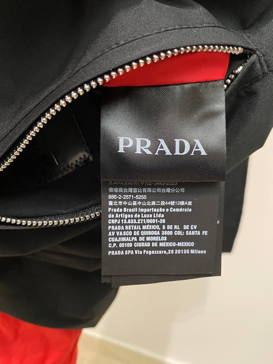 Prada Prada Tab Logo Reversible Nylon Windstopper Black Red Jacket Size US S / EU 44-46 / 1 - 12 Thumbnail