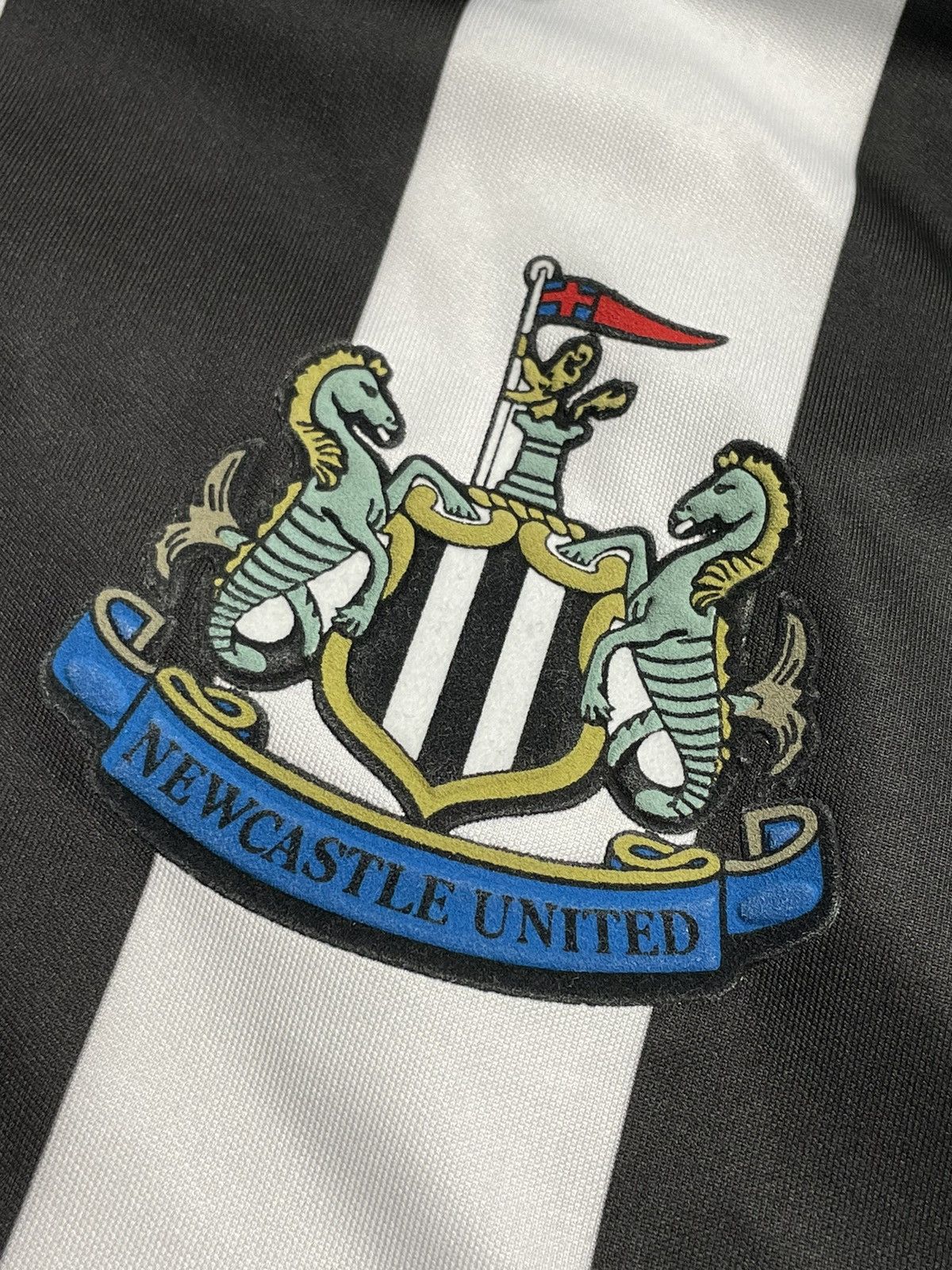 Vintage Vintage New Castle United retro Soccer Jersey striped Size US L / EU 52-54 / 3 - 4 Thumbnail