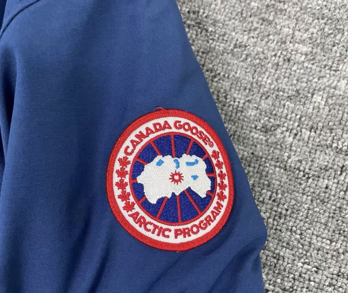 Canada Goose Canada Goose Long Down Jacket J16 Size US M / EU 48-50 / 2 - 5 Thumbnail