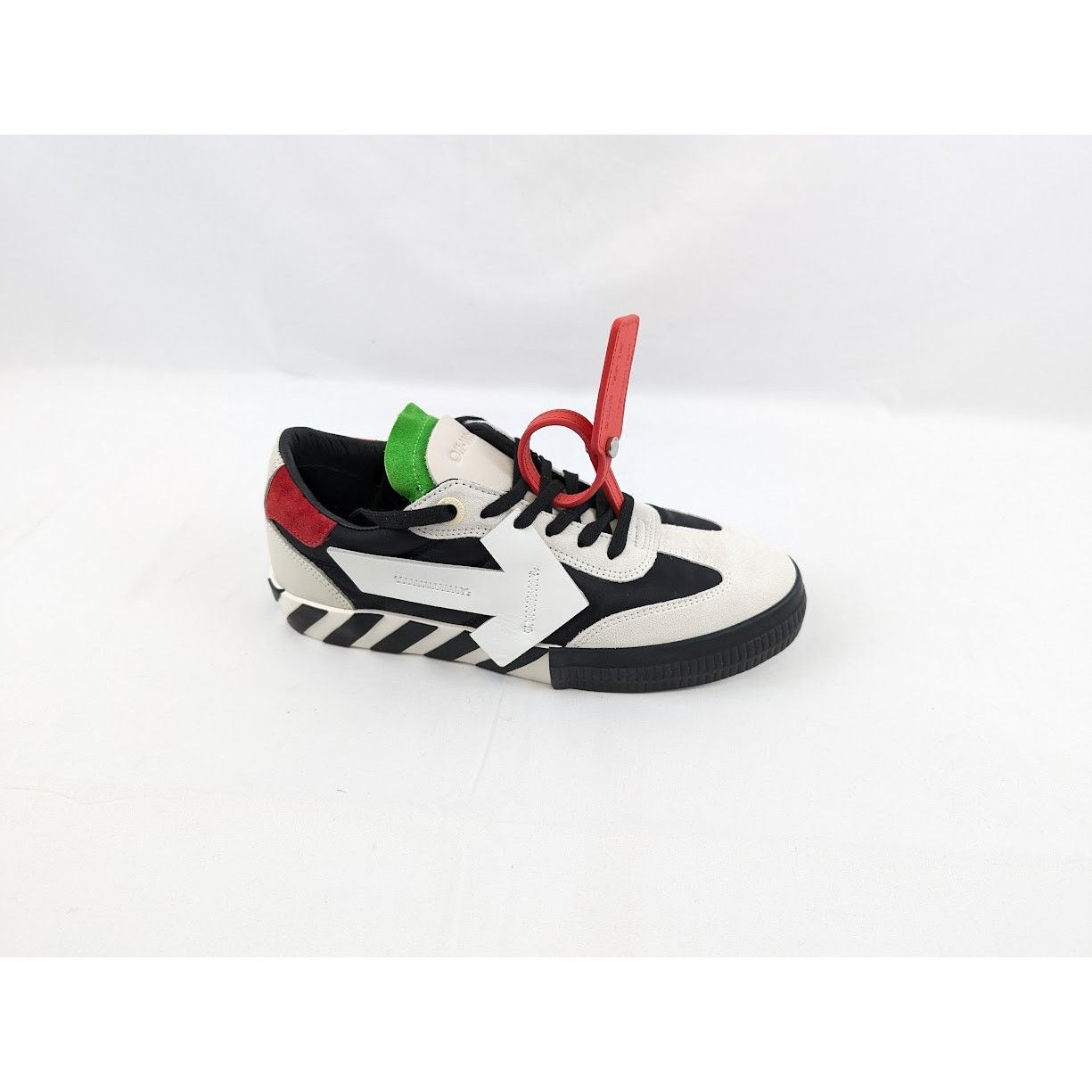 Off-White o1rshd1 Floating Arrow Low-Top Sneakers in Off White Size US 8 / EU 41 - 1 Thumbnail