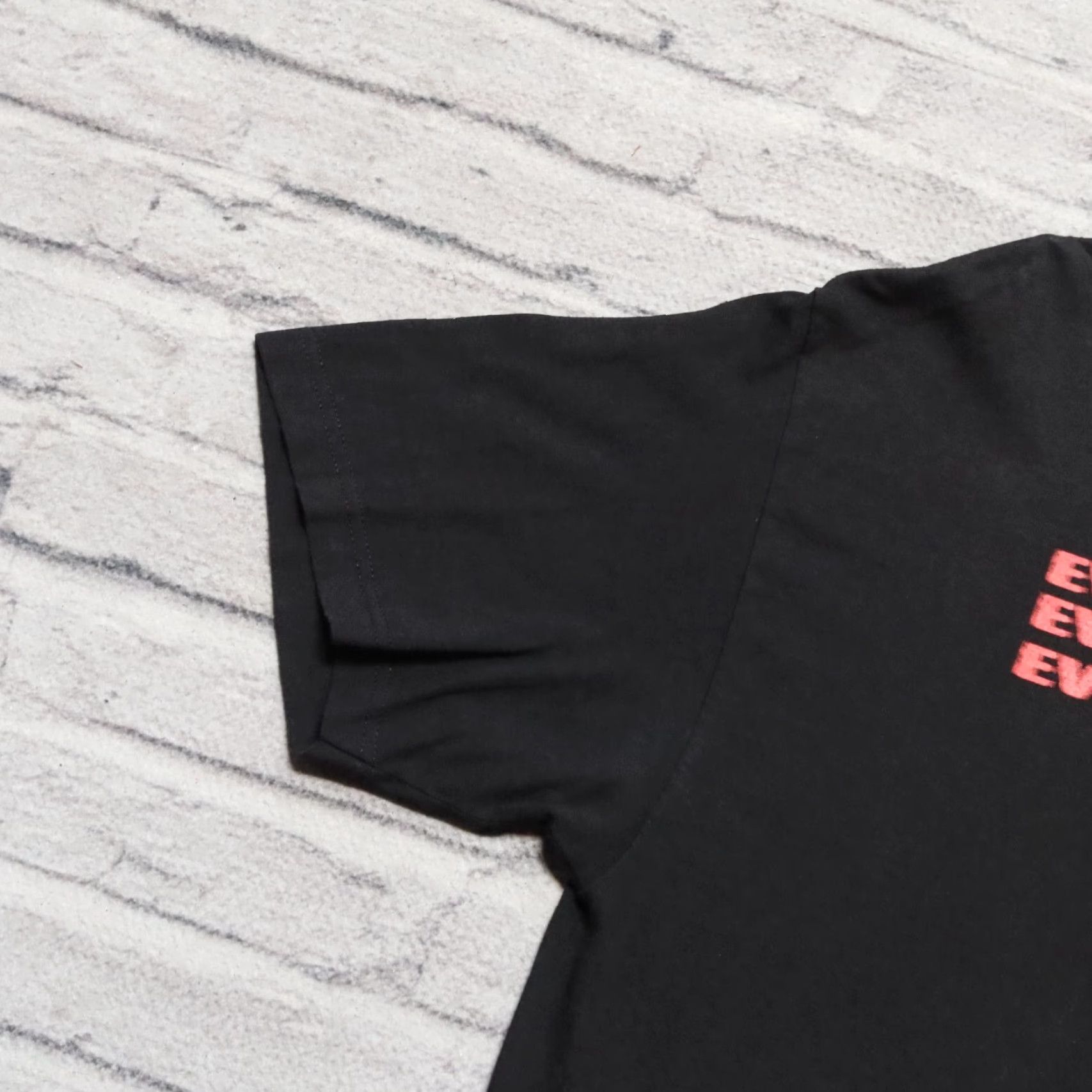 Vintage 2018 YG Stay Dangerous Tour Shirt XL Men's Black T-Shirt Rap Tee Vector Wear Red Size US XL / EU 56 / 4 - 6 Thumbnail