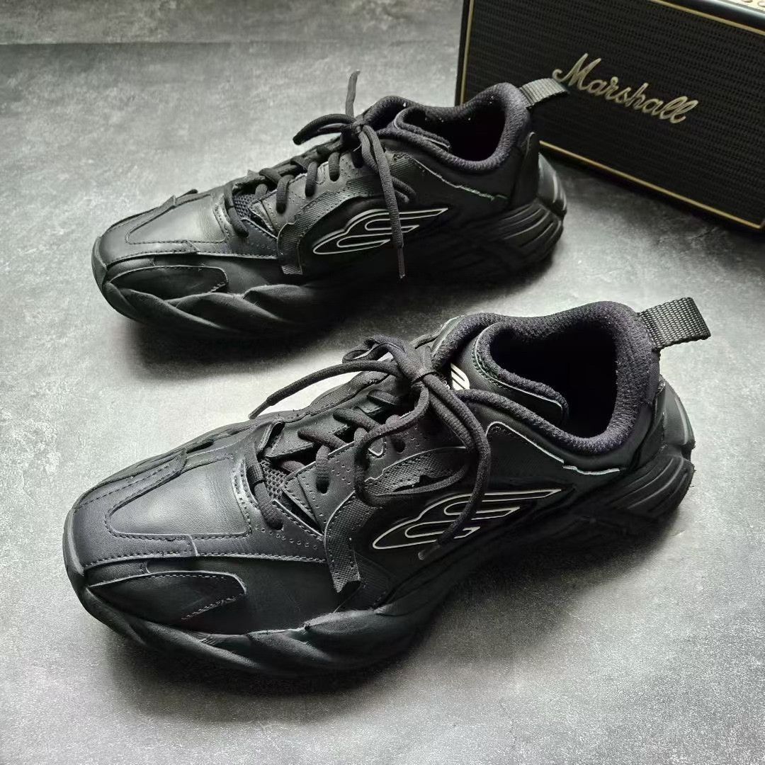 Balenciaga Balenciaga Black Lowtop Sneakers 40 Men Size US 7.5 / EU 40-41 - 1 Thumbnail