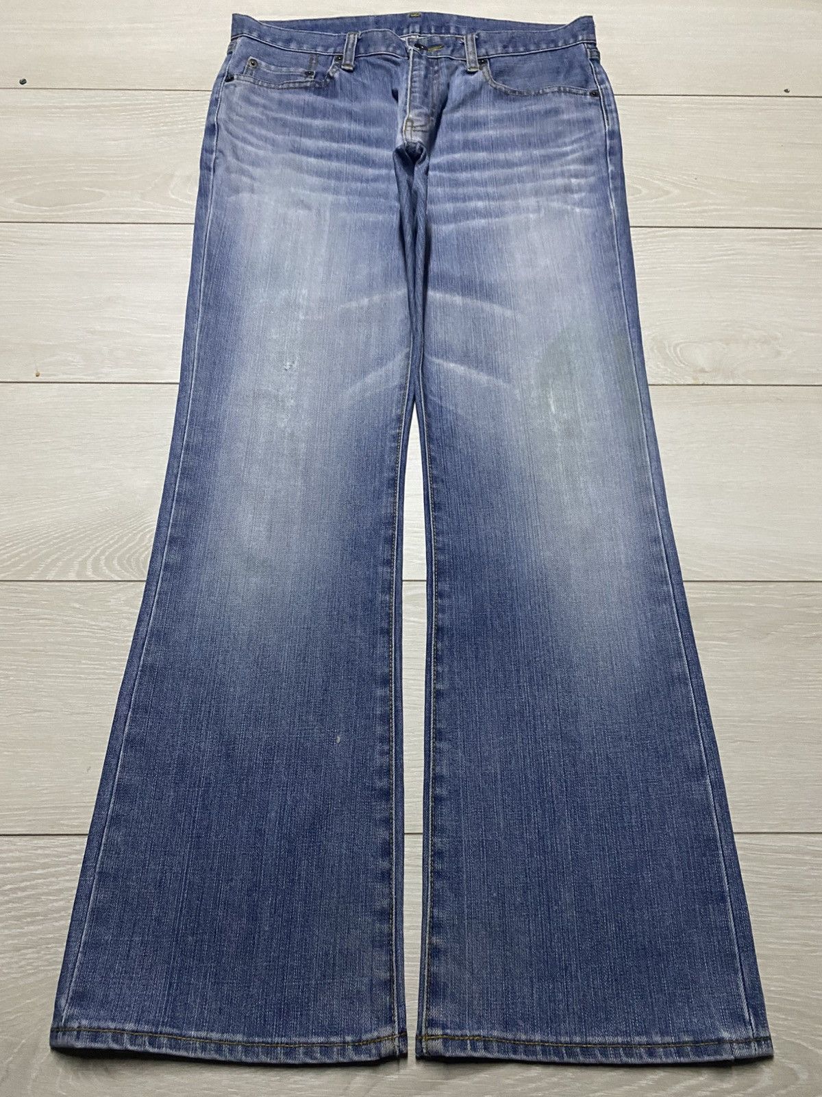 Uniqlo Vintage Japanese Brand Uniqlo Faded Wash Flare Jeans Size US 33 - 1 Thumbnail