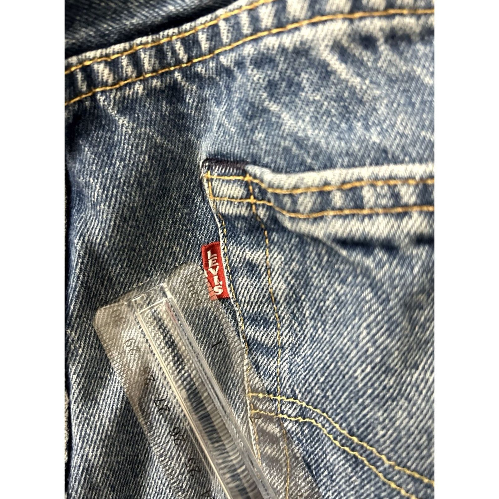 Levi's Levi's 501 Jeans Mens 34x35 Medium Wash Blue Original Button Fly Straight 5-Pocket Denim Vintage 90s Theme Regular Fit Big E Model Levi's 501 Size US 34 / EU 50 - 5 Thumbnail
