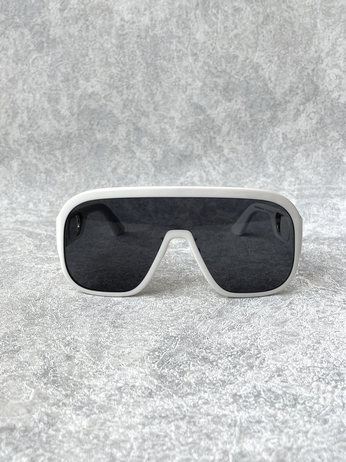Dior Dior DiorBobbySport M1U Shield Sunglasses White Size ONE SIZE - 4 Thumbnail