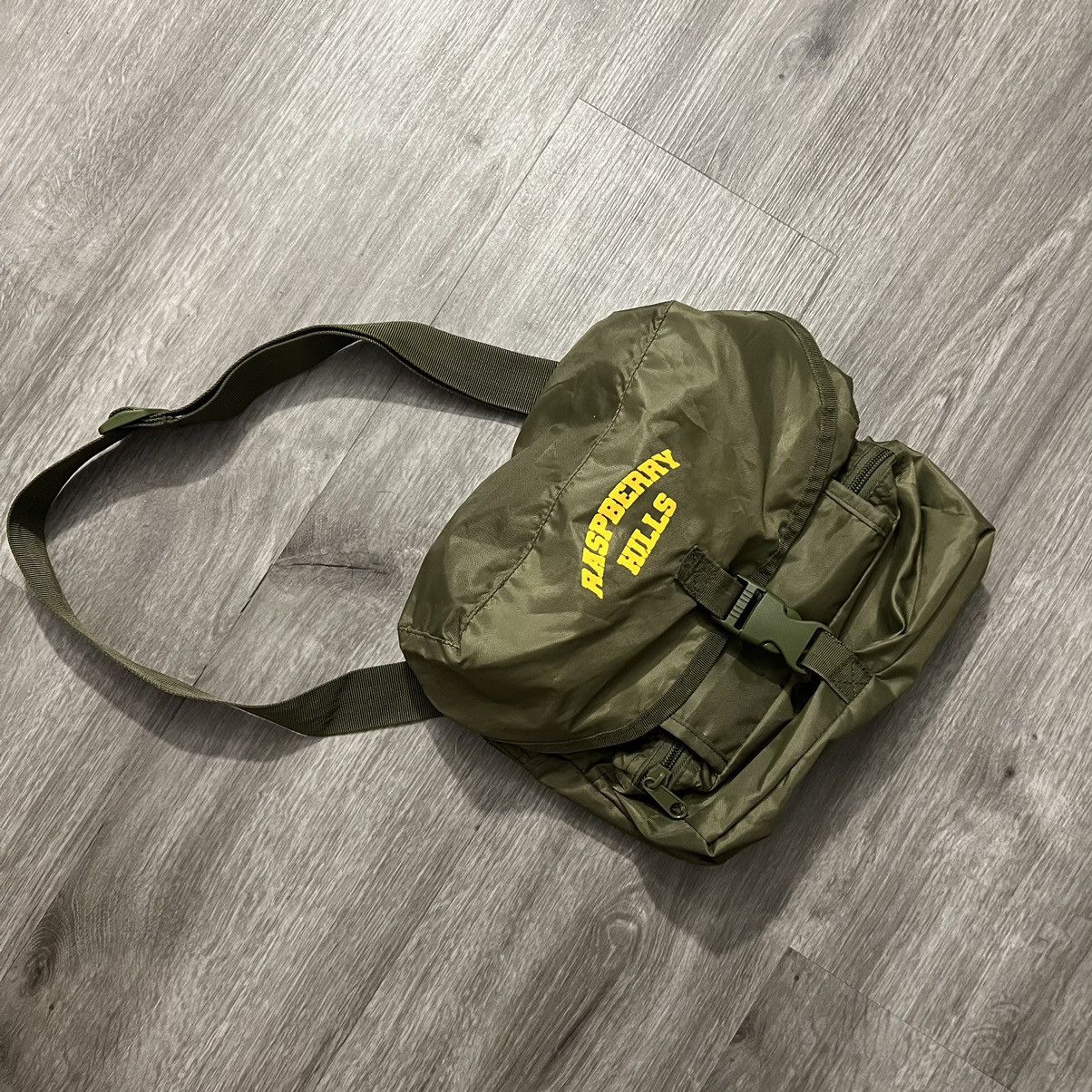 Pre-owned The Gv Gallery Gv Gallery Raspberry Hills Shoulder Bag 2021 In Green