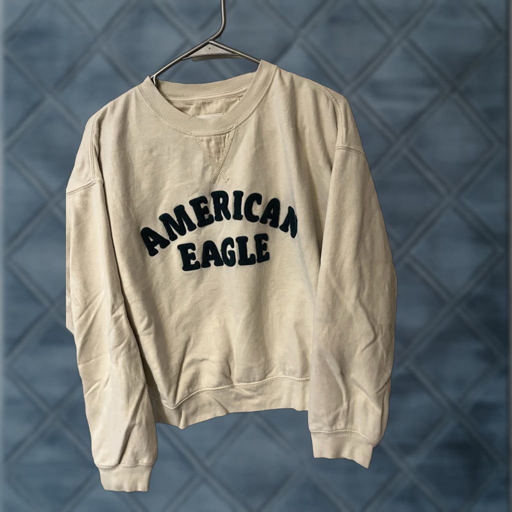 American Eagle Outfitters VINTAGE American Eagle Outfitters Sweatshirt Women XS White Crew Neck Pullover Graphic Print Oversized Soft & Brushed Fleece Casual Size XS / US 0-2 / IT 36-38 - 1 Thumbnail