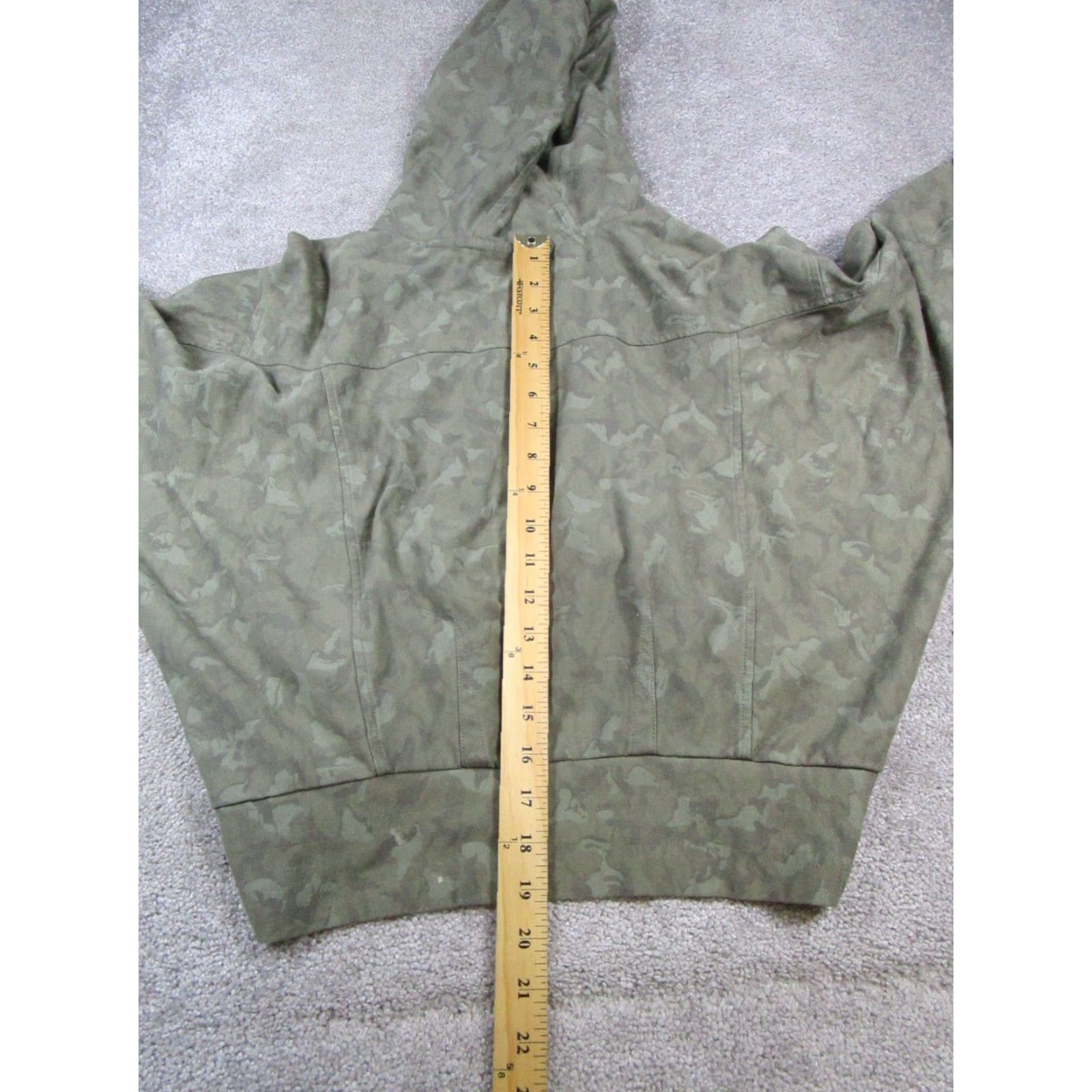 Athleta VINTAGE Athleta Hoodie Women's Small Green Camouflage Activewear Pullover Yoga Cotton Size S / US 4 / IT 40 - 7 Thumbnail