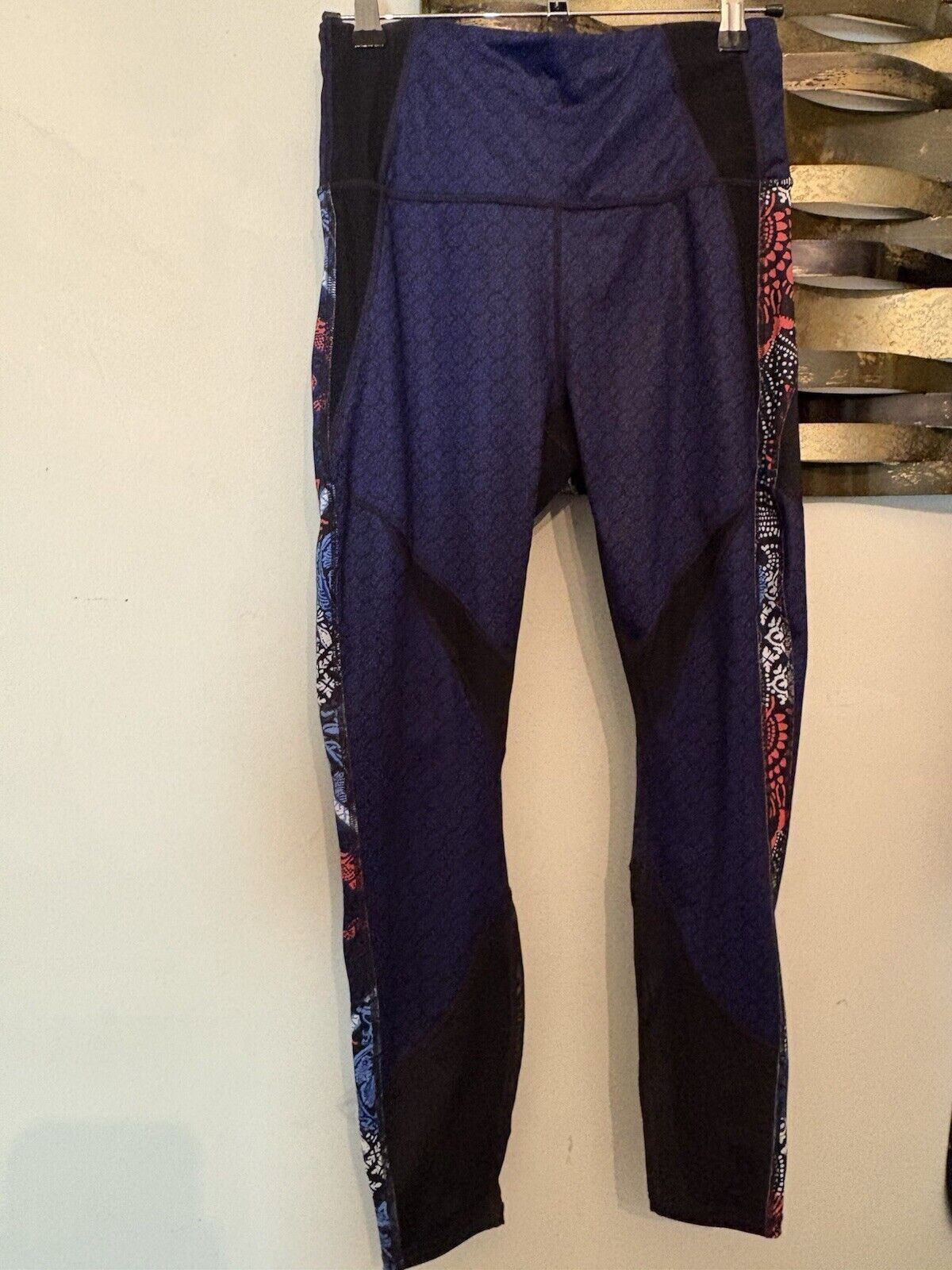 Athleta Athleta Salutation Mesh Leggings Small Size 25" / US 0 / IT 36 - 1 Thumbnail