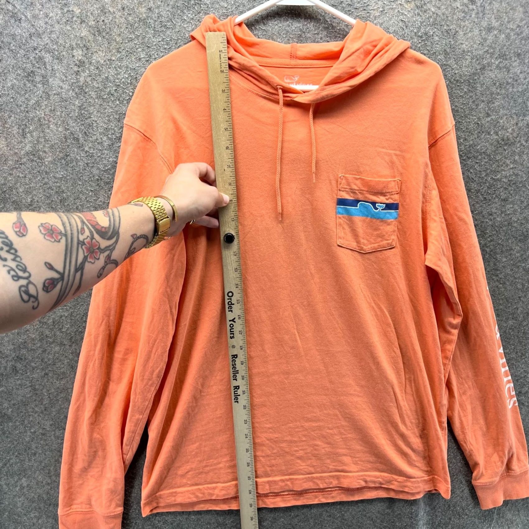 Vineyard Vines VINEYARD VINES Shirt Mens S Orange Hooded Pocket Whale Graphic Long Sleeve Size US S / EU 44-46 / 1 - 5 Thumbnail