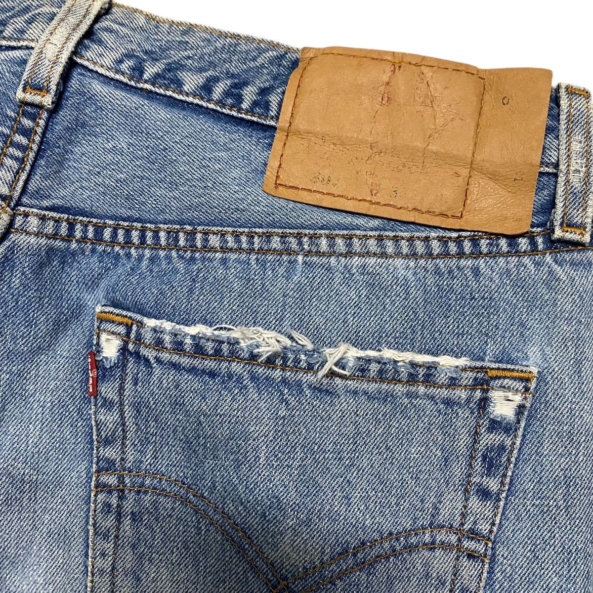 Levi's Vintage Levi's 501 Distressed Jeans Size US 33 - 14 Thumbnail