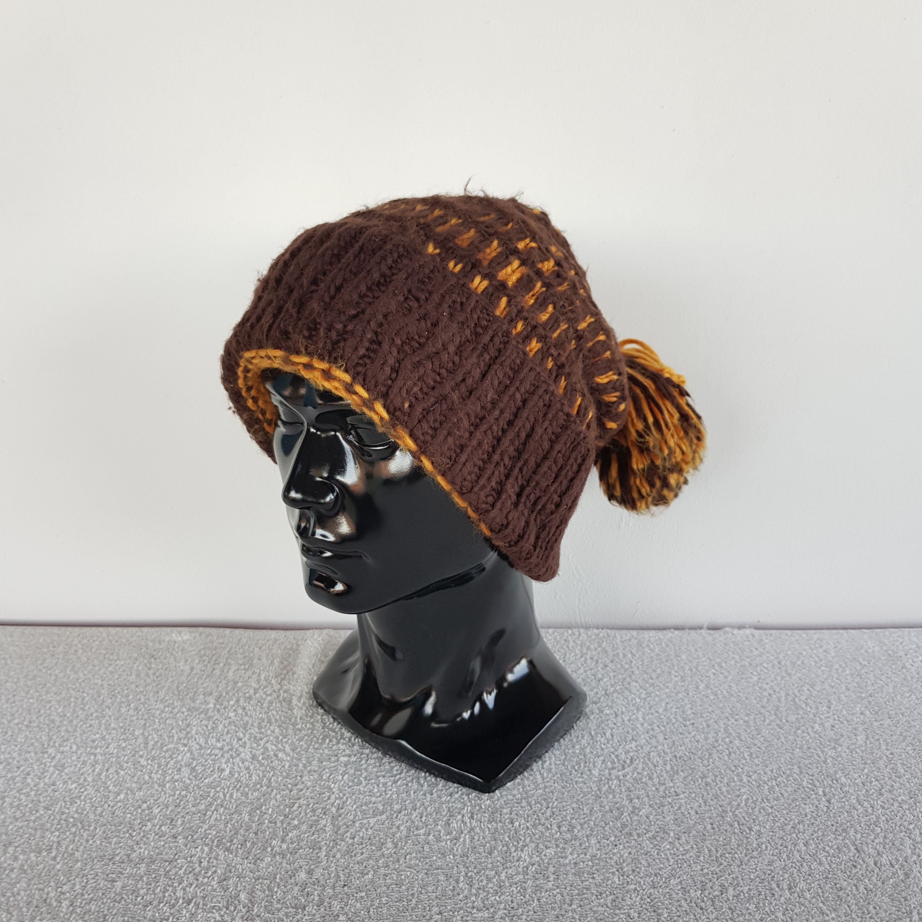 Other Vintage Japanese Crochet Beanie Pom Pom Snow Caps Hats. Size ONE SIZE - 1 Thumbnail