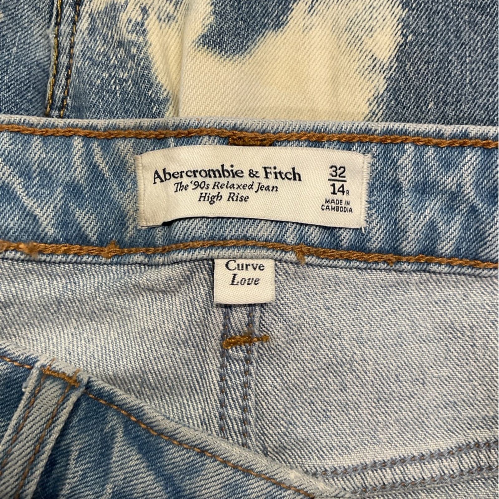 Abercrombie & Fitch Abercrombie & Fitch High Rise Relaxed Jeans Size US 32 / EU 48 - 3 Thumbnail