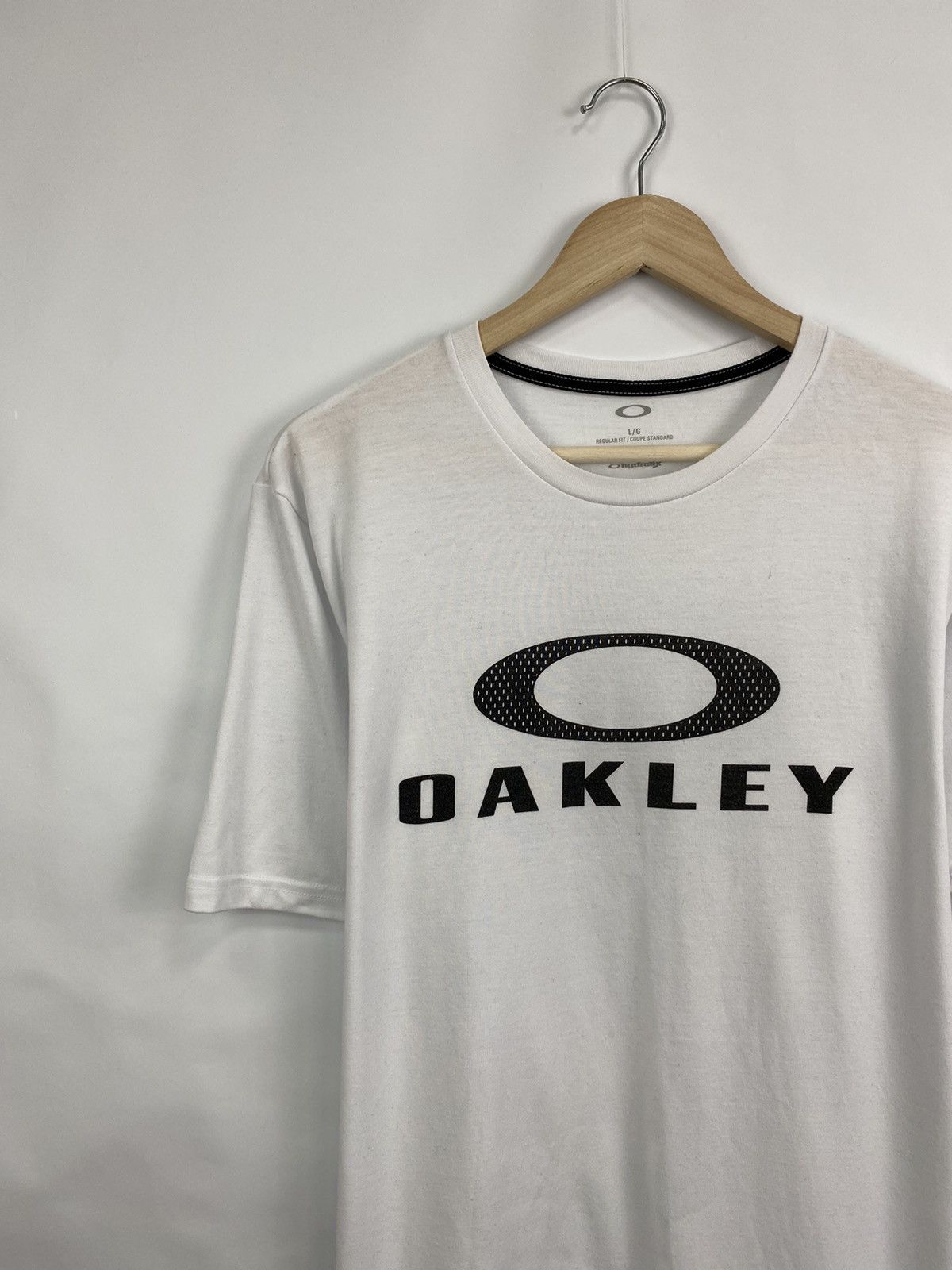 Oakley × Vintage 🇺🇸 Vintage Y2K Oakley Big Logo T-Shirt Rare Retro Hype Size US L / EU 52-54 / 3 - 2 Thumbnail