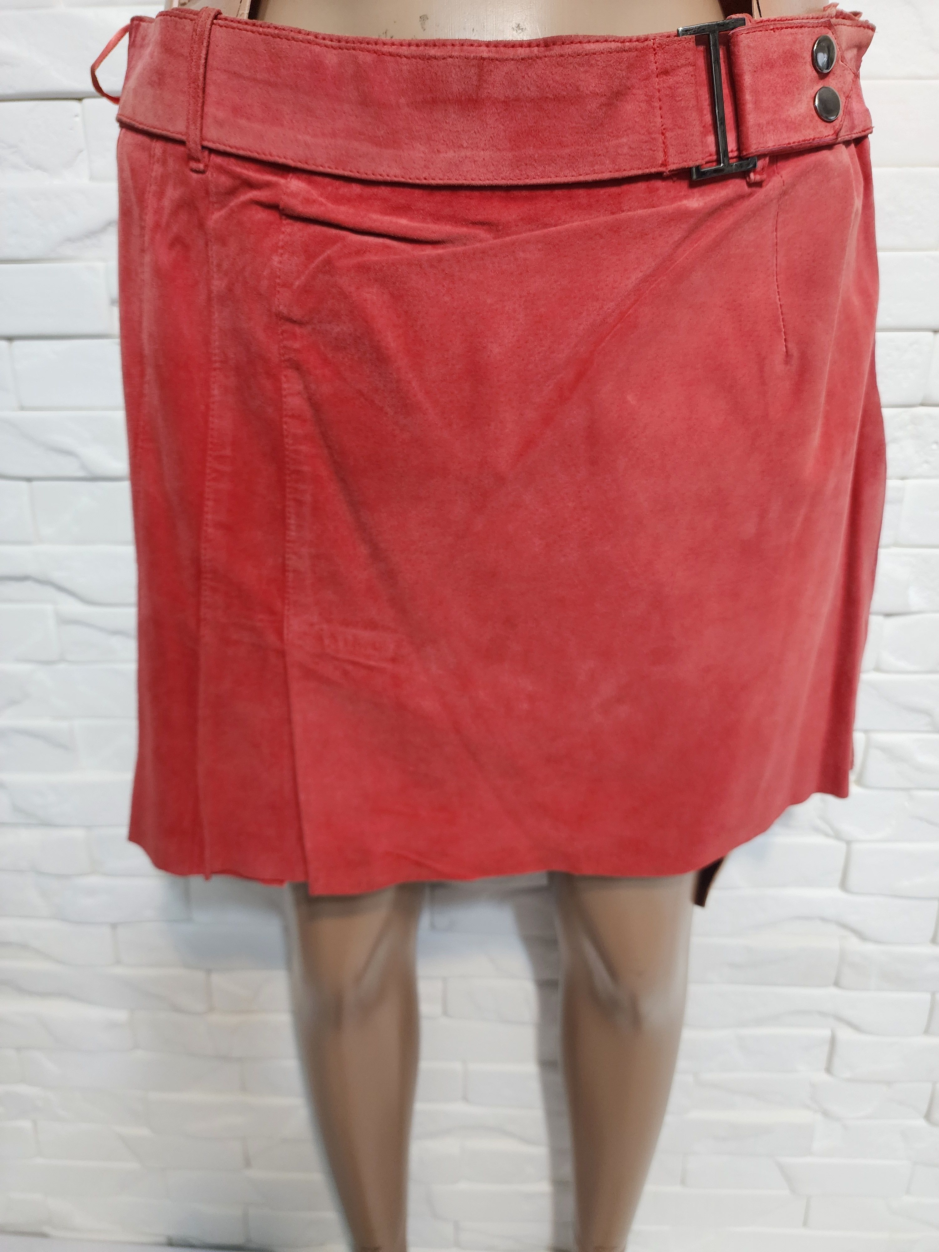 Genuine Leather Red leather skirt. Size 34" / US 12 / IT 48 - 1 Thumbnail
