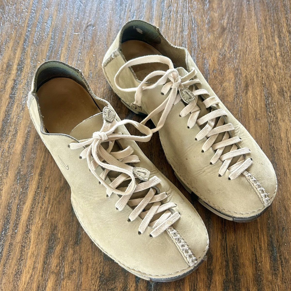 Nike Nike Vintage 90s/Y2K Grunge Rare Leather Stitched Sneakers Size US 9 / EU 42 - 2 Thumbnail