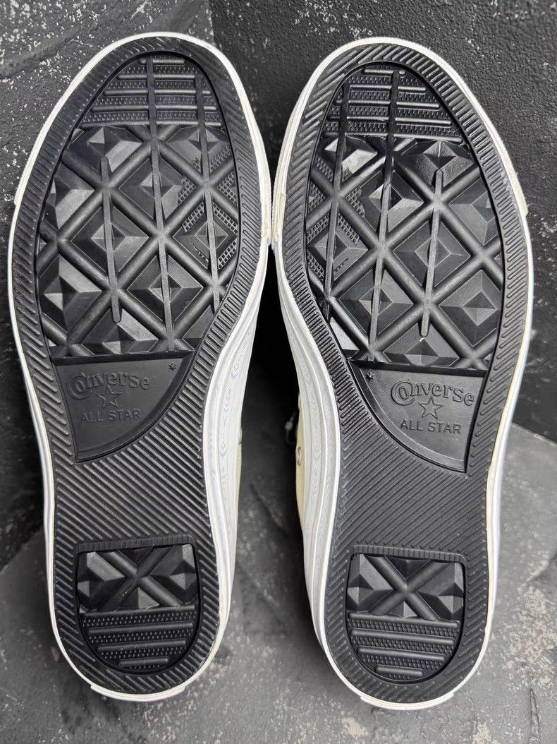 Disney White Canvas SneakersQ10 Size US 9 / IT 39 - 2 Thumbnail