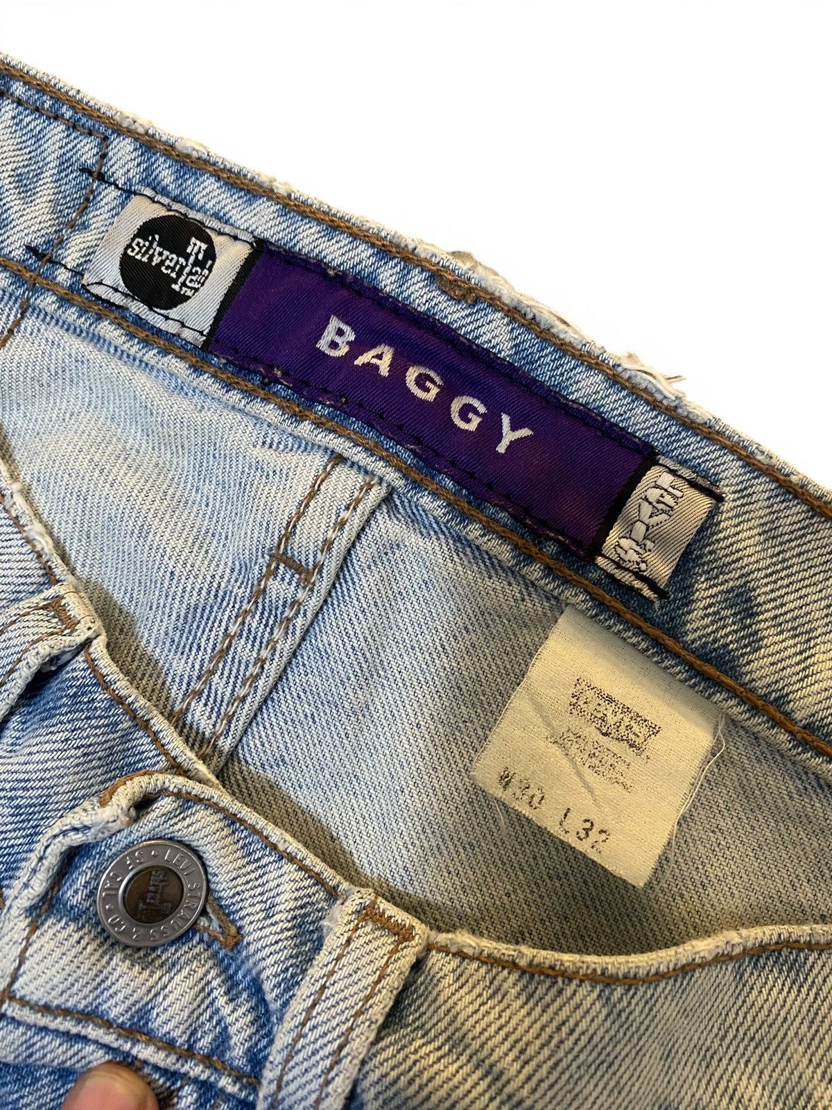 Levi's Vintage 90’s Distressed Baggy Levis Silvertab Purple Tag Size US 30 / EU 46 - 4 Thumbnail
