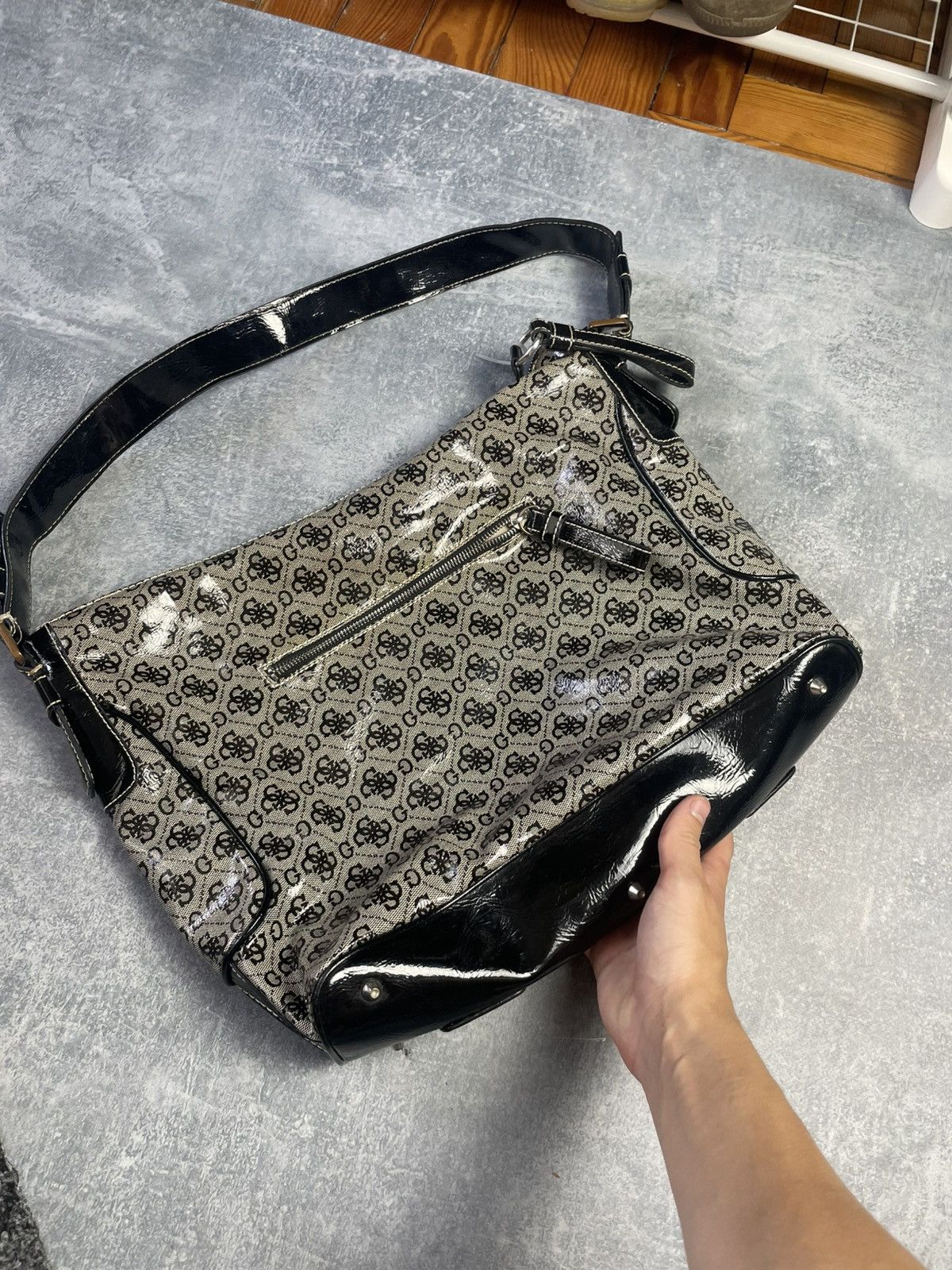 Guess Vintage monogram Guess Y2K Avantgarde shulder hobo bag Size ONE SIZE - 3 Thumbnail
