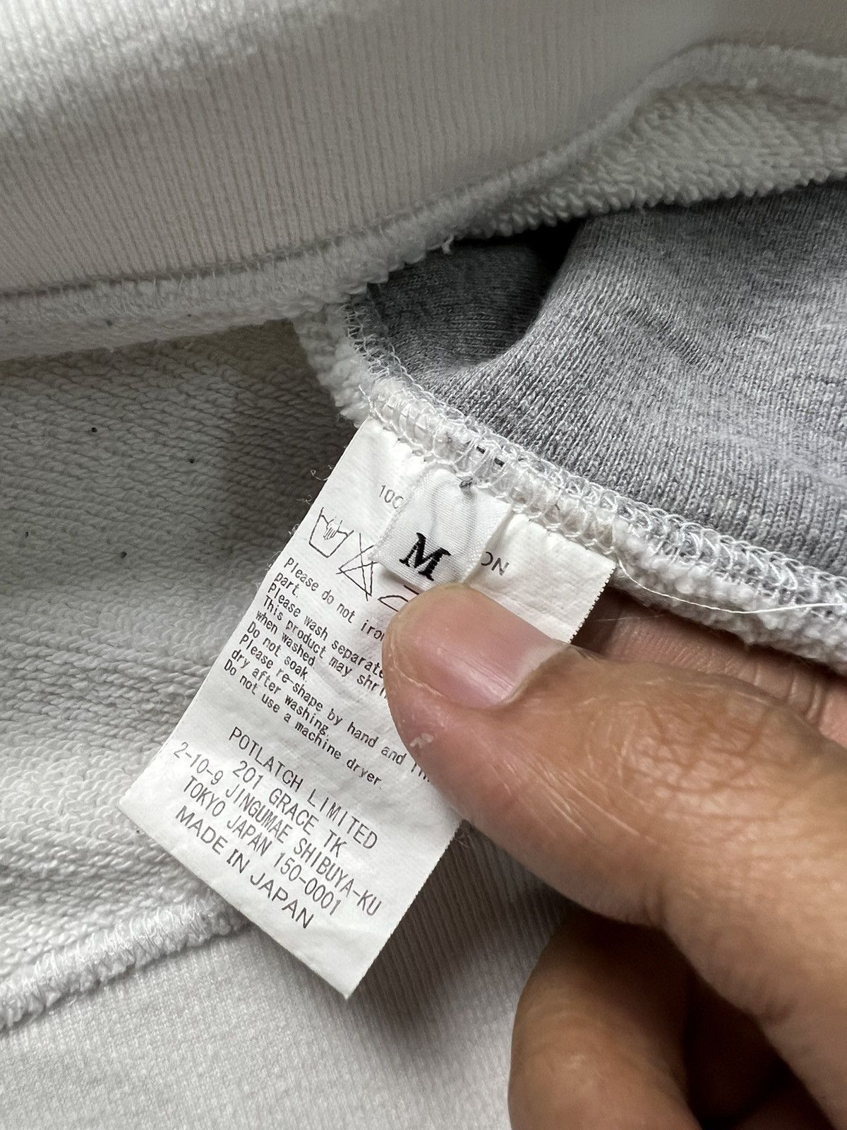 Cav Empt Cav Empt Crewneck "Embrace The Rain Art" Size US M / EU 48-50 / 2 - 6 Thumbnail