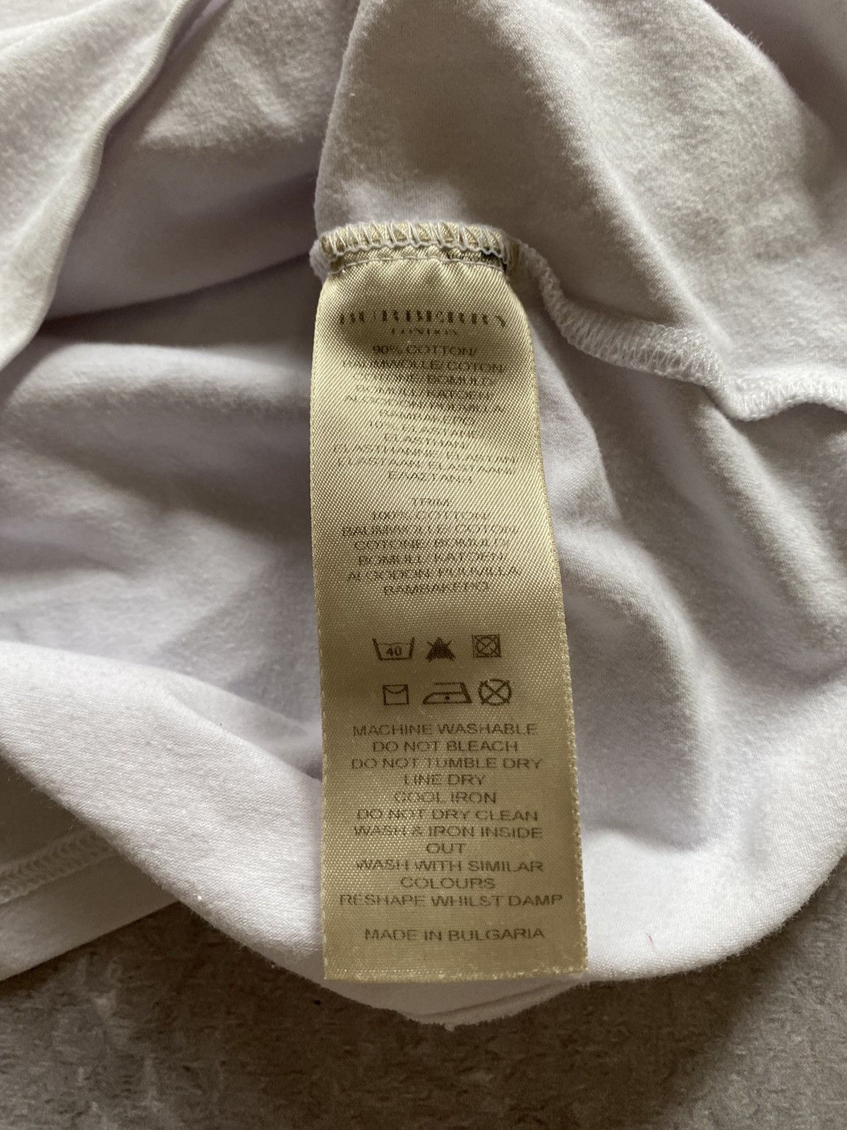 Burberry × Vintage Vintage Y2K Burberry London White T Shirt Made in Bulgaria Size S / US 4 / IT 40 - 8 Thumbnail
