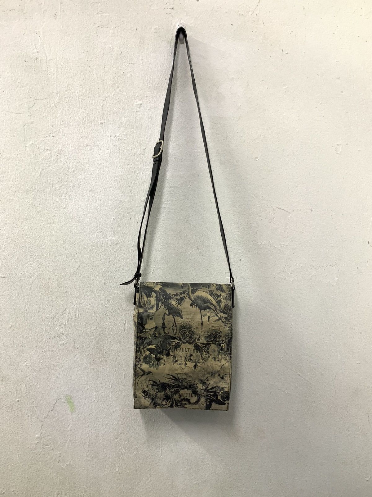 Jean Paul Gaultier Jean Paul Gaultier Psychedelic Paradise Sling Bag Size ONE SIZE - 1 Thumbnail