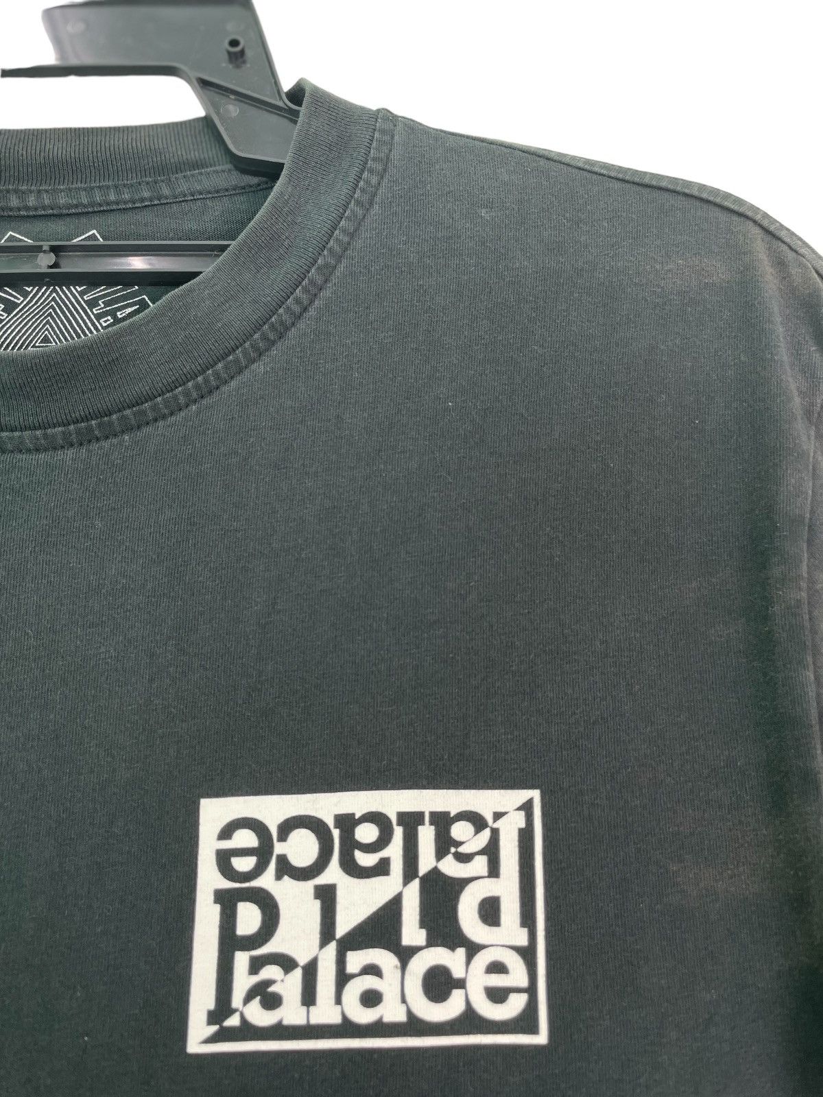 Palace Rare Palace Skateboard split logo design shirt Size US S / EU 44-46 / 1 - 4 Thumbnail