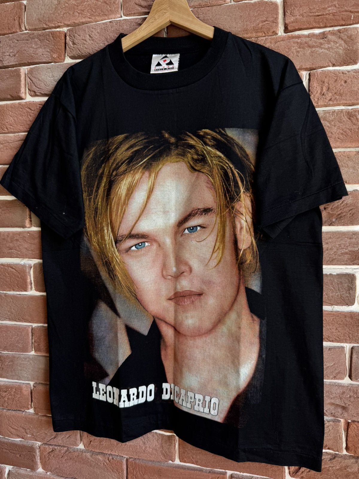 Vintage Rare Leonardo DiCaprio 90s Titanic Vintage Movie Rap Tshirt Size US L / EU 52-54 / 3 - 4 Thumbnail