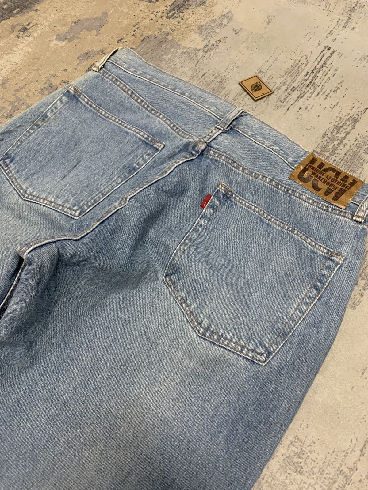 Japanese Brand Uniqlo Vintage UCW Baggy Jeans Light Wash Raw Hem Denim Size US 34 / EU 50 - 9 Thumbnail