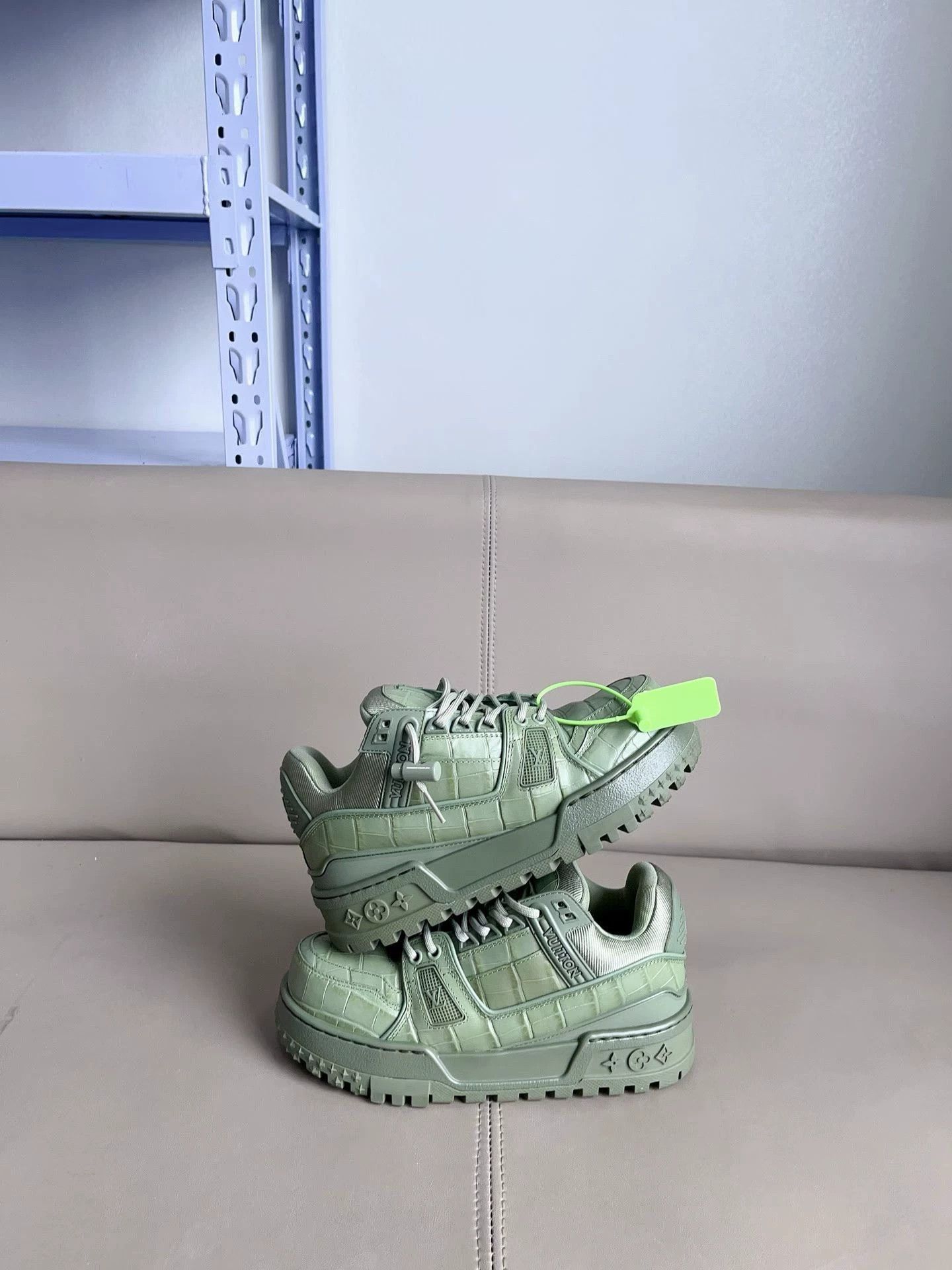 Louis Vuitton Louis Vuitton LV Trainer Maxi crocodile embossed leather Size US 7 / IT 37 - 5 Thumbnail