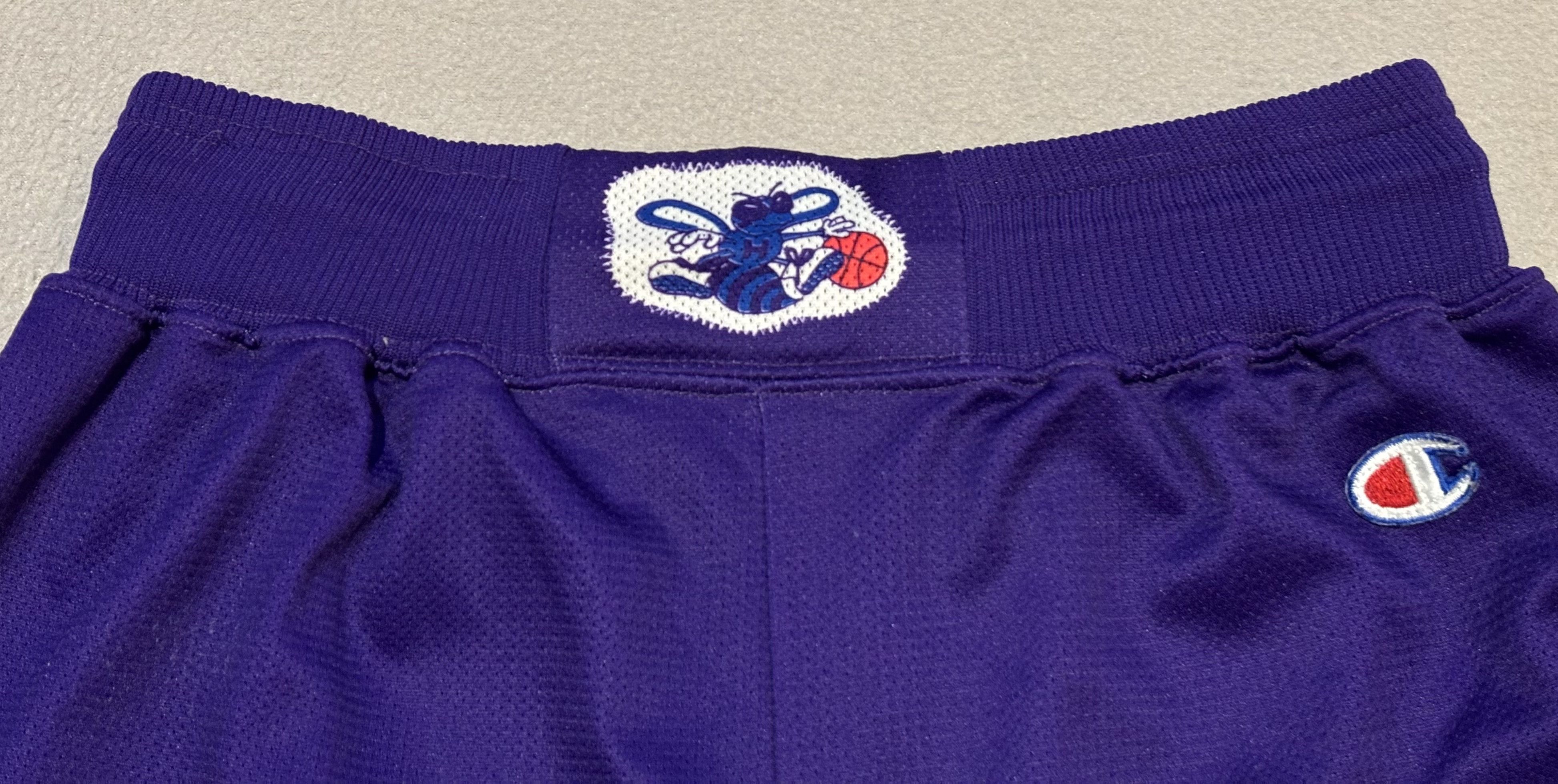 Champion Charlotte Hornets 90s Champion NBA Vintage Basketball Shorts Size US 35 - 10 Thumbnail