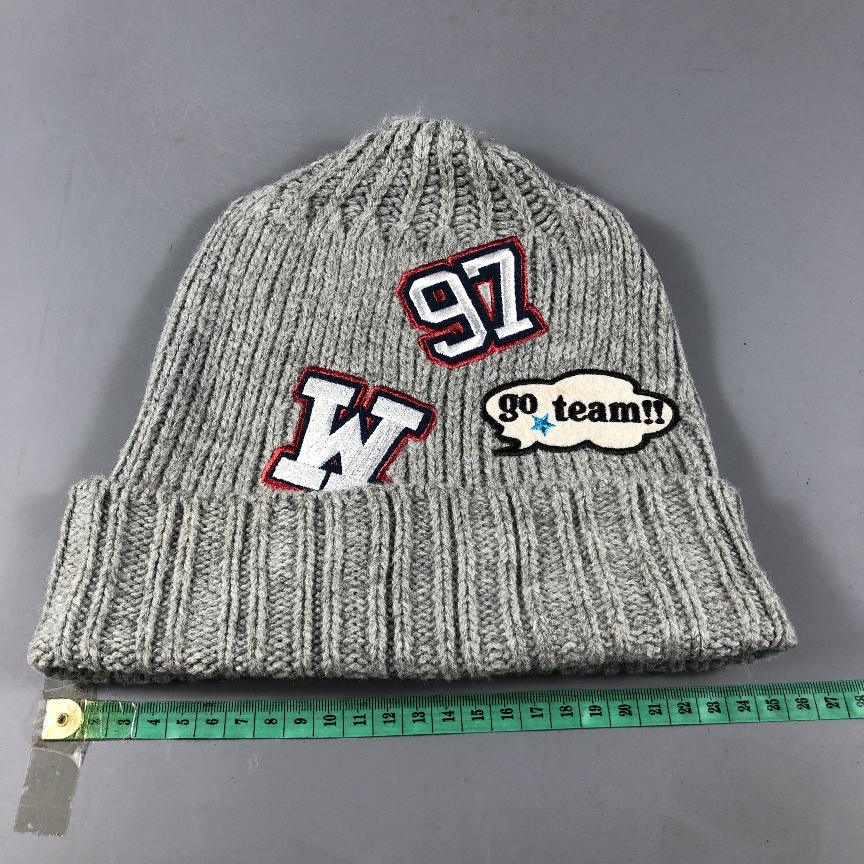 GU GU Patches Knit Beanie Snowcap Snow Hat B706 Size ONE SIZE - 3 Thumbnail