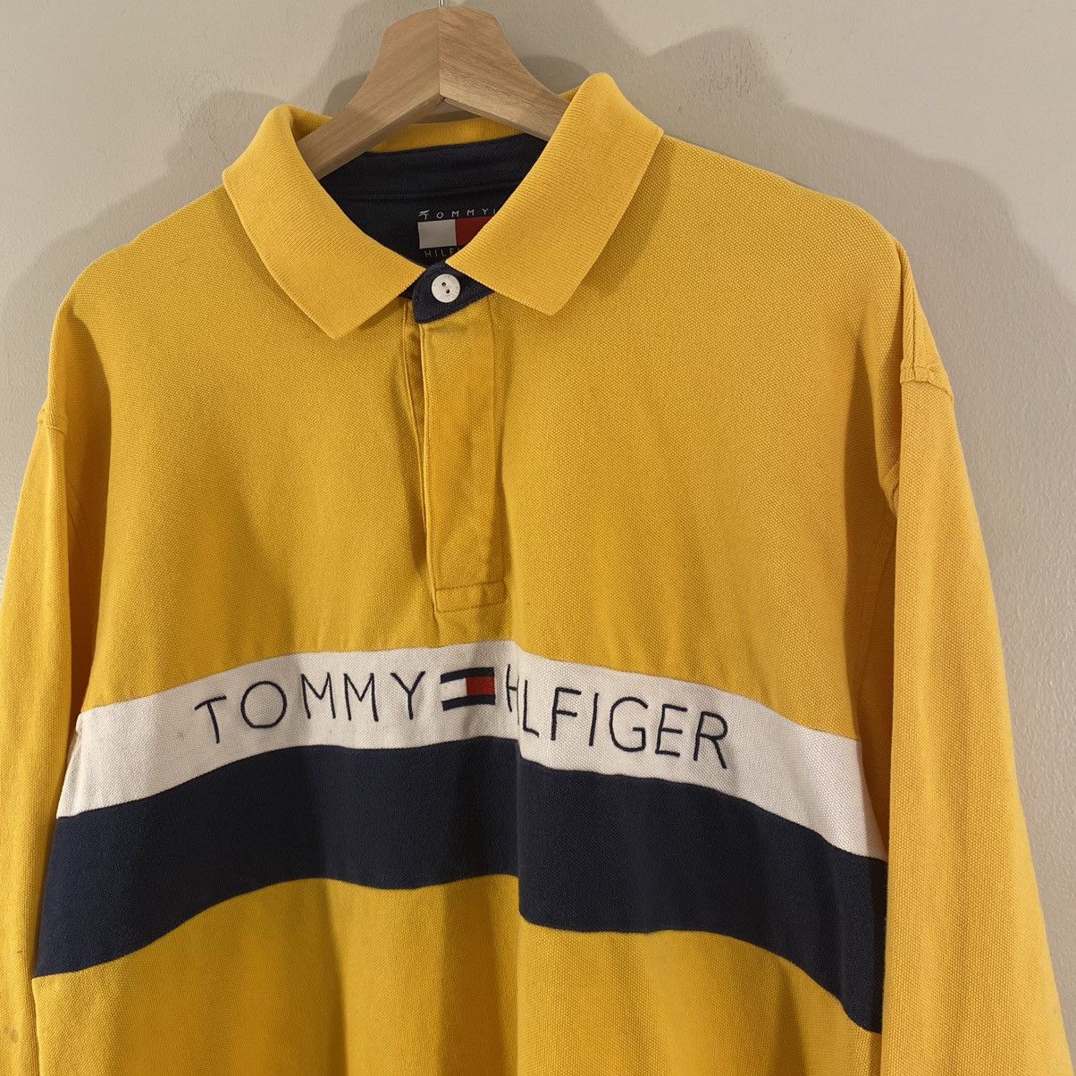 Tommy Hilfiger × Vintage Vintage Tommy Hilfiger Big Logo Rugby Shirt XL Size US XL / EU 56 / 4 - 2 Thumbnail