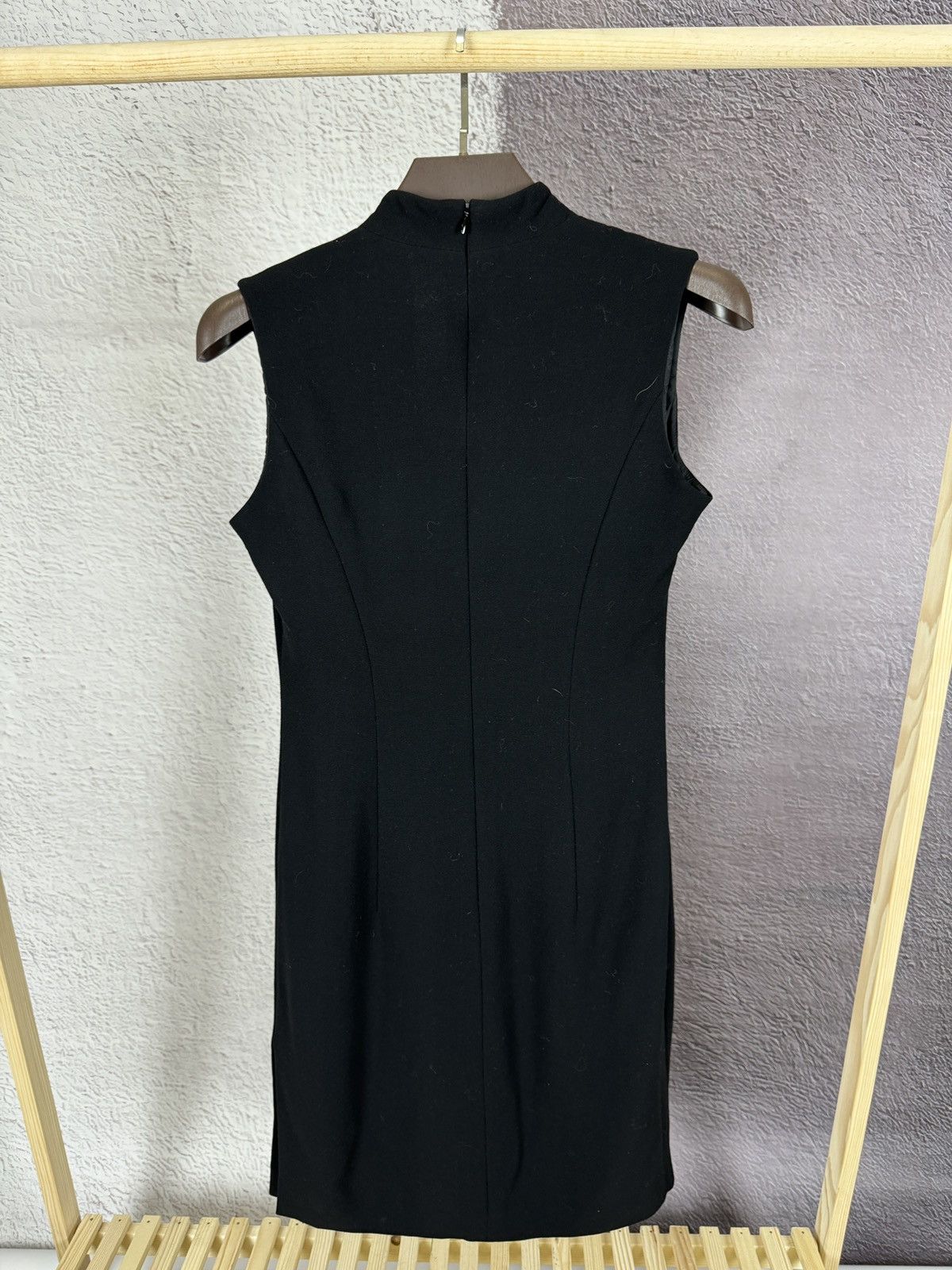 Escada Escada black wool middle v dress luxury Size M / US 6-8 / IT 42-44 - 9 Thumbnail
