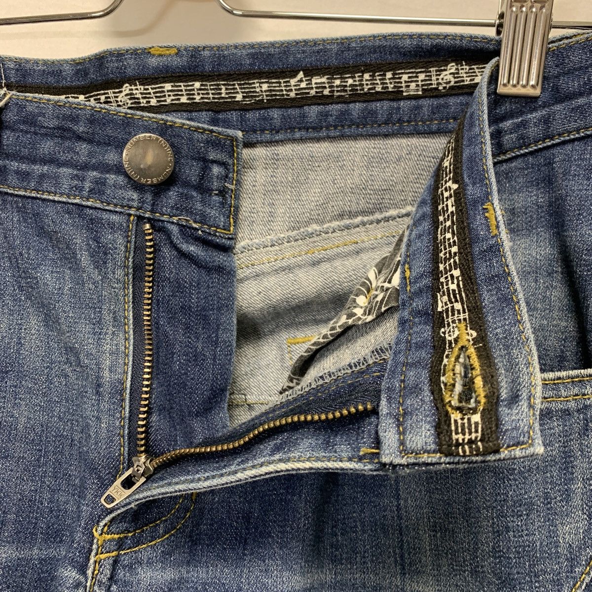 Number (N)ine NUMBER NINE DISTRESSED DENIM JEANS Size US 31 - 8 Thumbnail