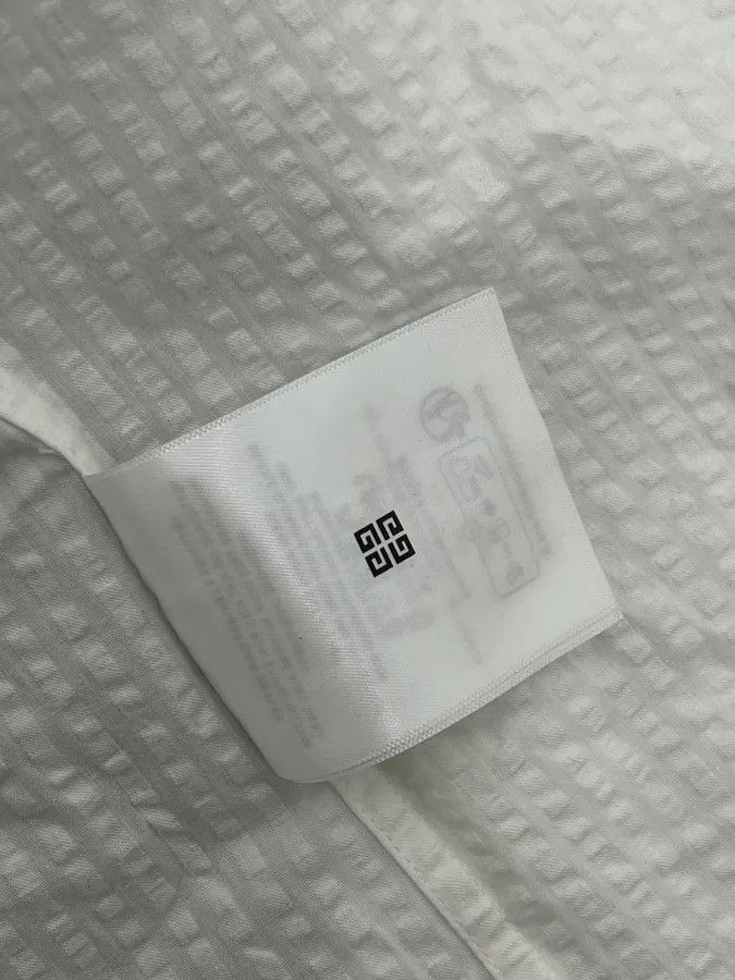 Givenchy Givenchy White Shirt With 4G Embroidered Size US L / EU 52-54 / 3 - 12 Thumbnail