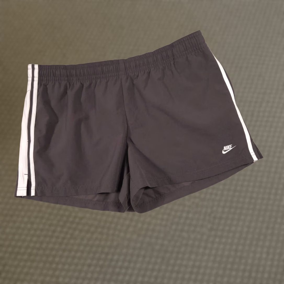 Nike Nike Women's Athletic Running Shorts XL Gray Gym Workout Pockets Size 40" / US 18 - 1 Thumbnail