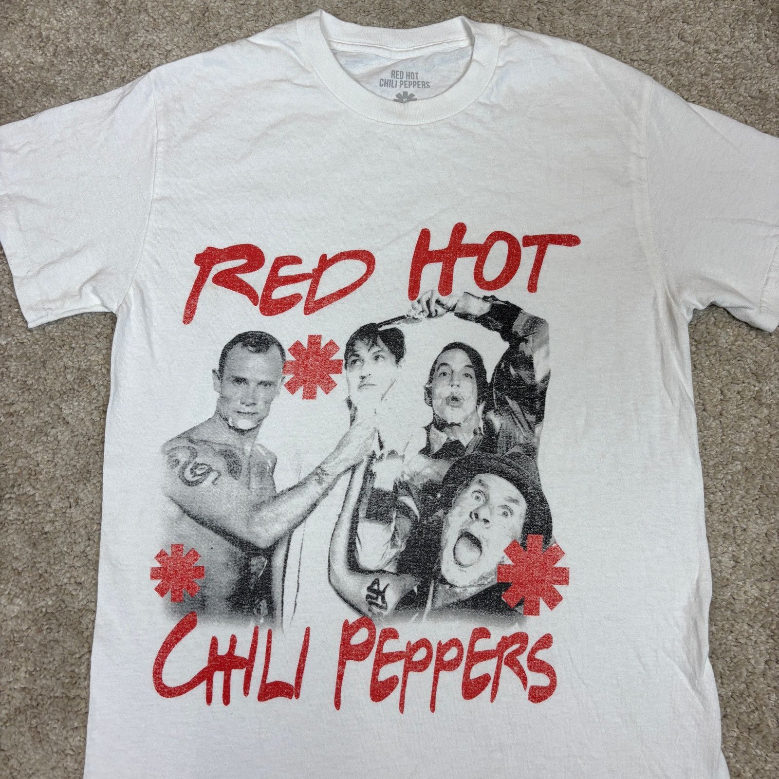 Band Tees Red Hot Chili Peppers Tribal Logo Short Sleeve Shirt Men's S Size US S / EU 44-46 / 1 - 2 Thumbnail