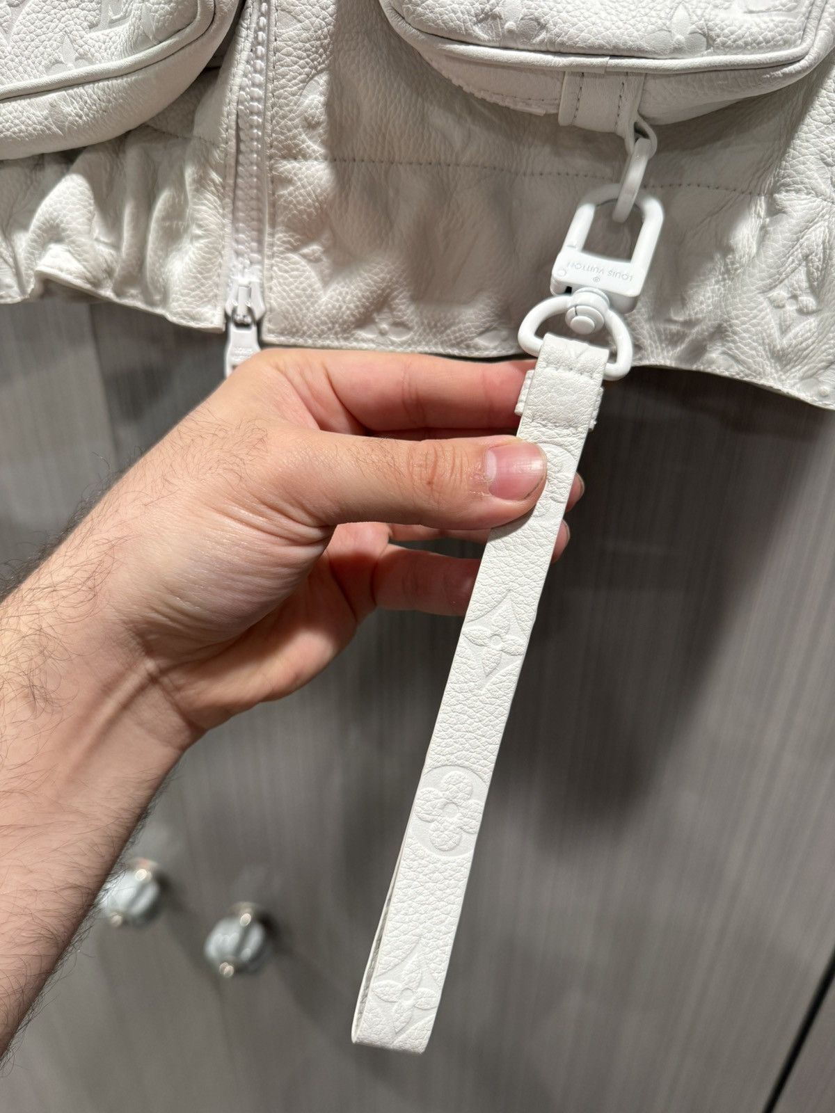 Louis Vuitton Louis Vuitton White Monogram Leather Pocket Utility Vest Size US M / EU 48-50 / 2 - 6 Thumbnail