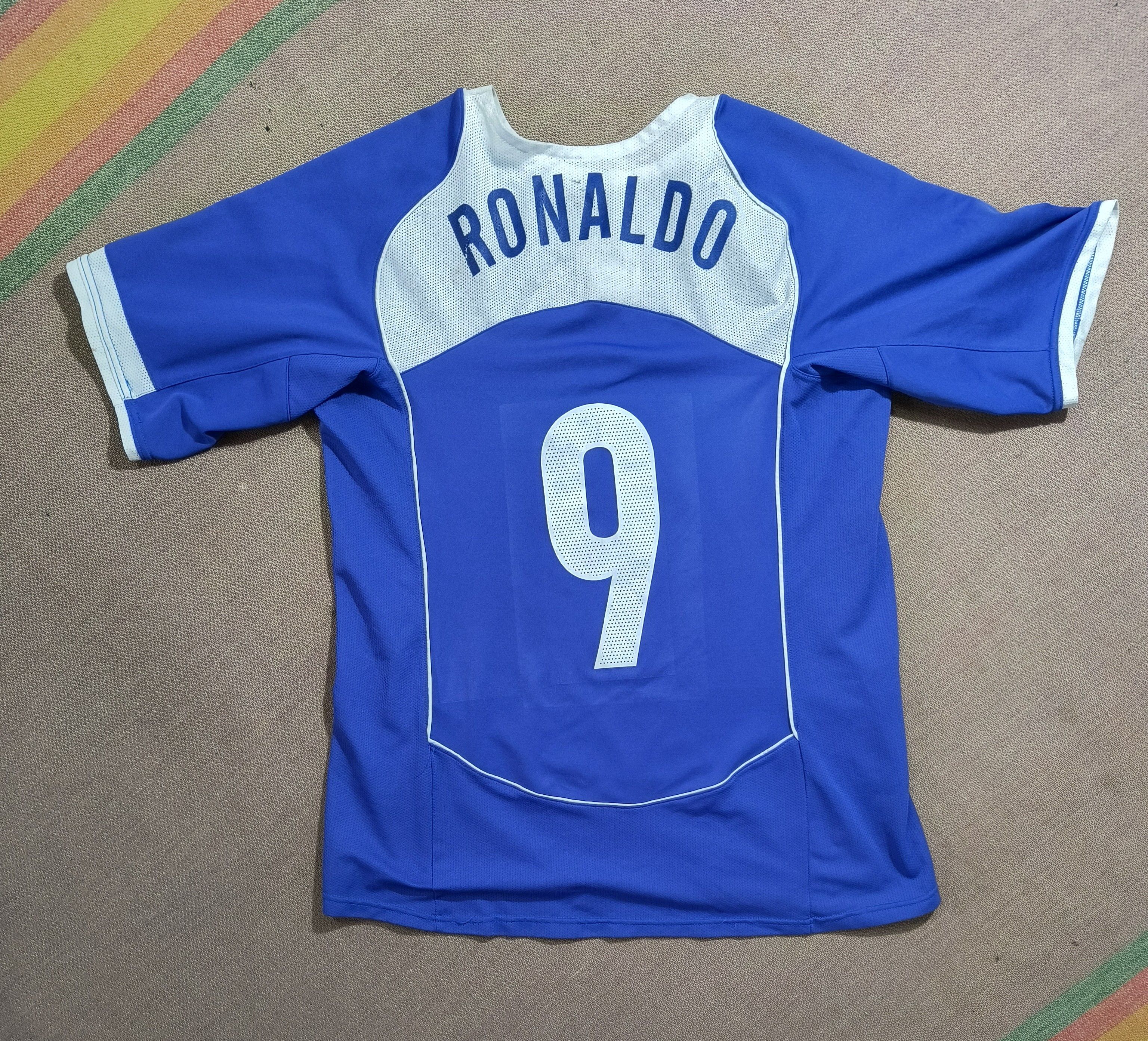 Nike Vintage Y2K Nike Brazil #9 Ronaldo Nazario away jersey 2004 Size US L / EU 52-54 / 3 - 7 Thumbnail