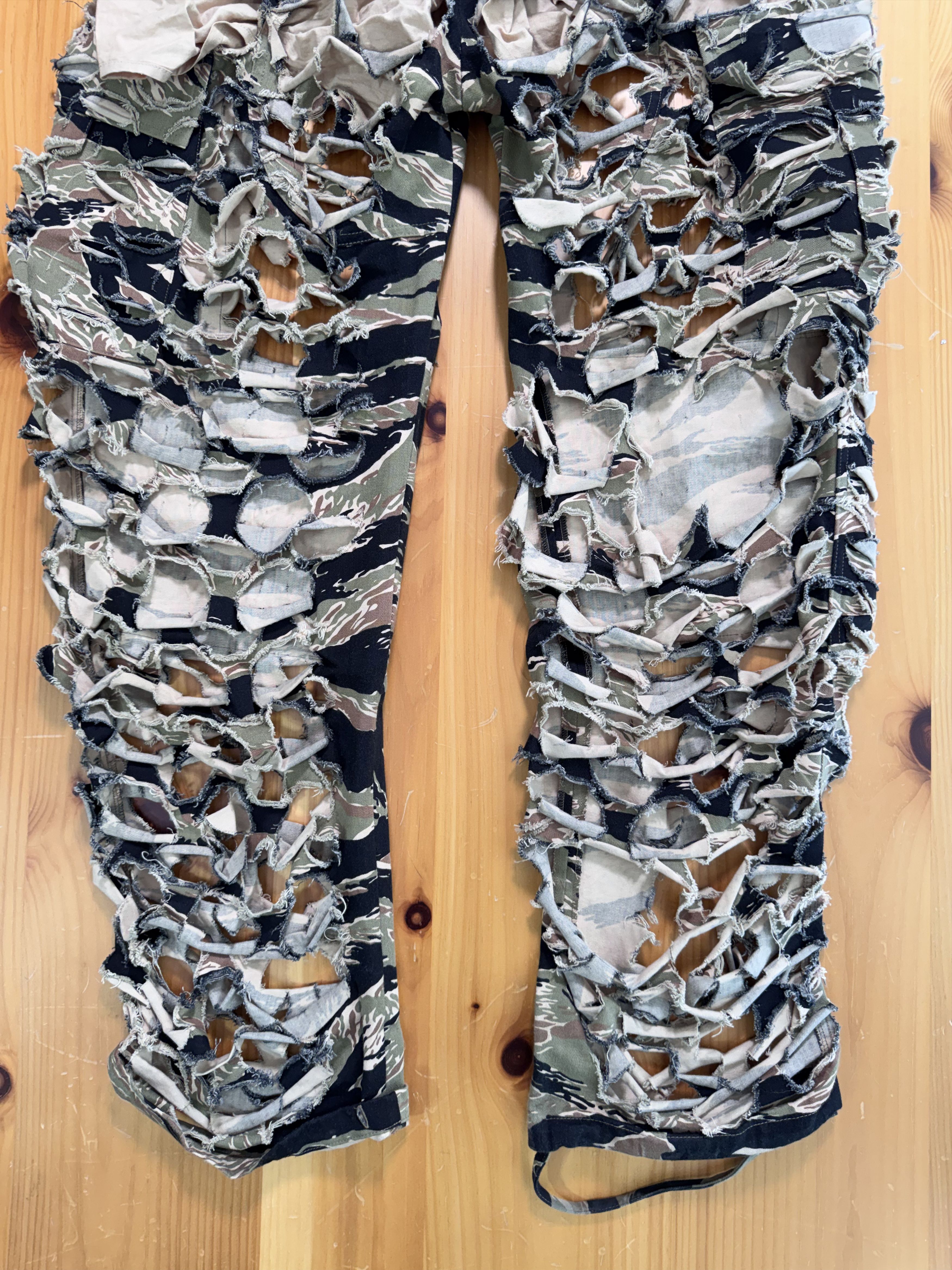 Vetements AW18 Runway Vetements Laser Cut Tiger Camo Cargo Pant Size US 34 / EU 50 - 7 Thumbnail