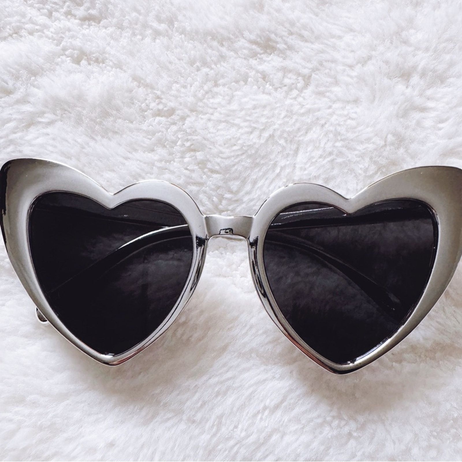 Other Addison Silver Heart-Shaped Sunglasses Size ONE SIZE - 1 Thumbnail