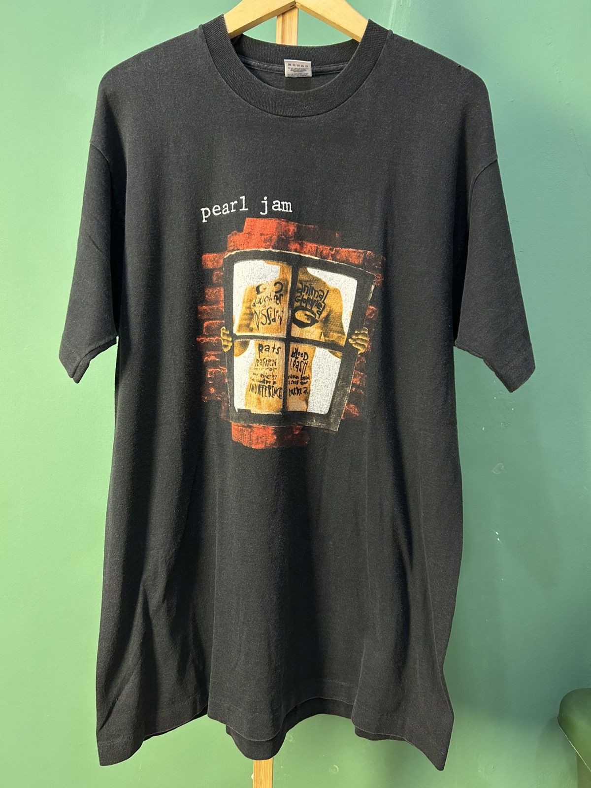 Band Tees Pearl Jam Window Pain 1993 Vintage Band Tee Size US XL / EU 56 / 4 - 1 Thumbnail