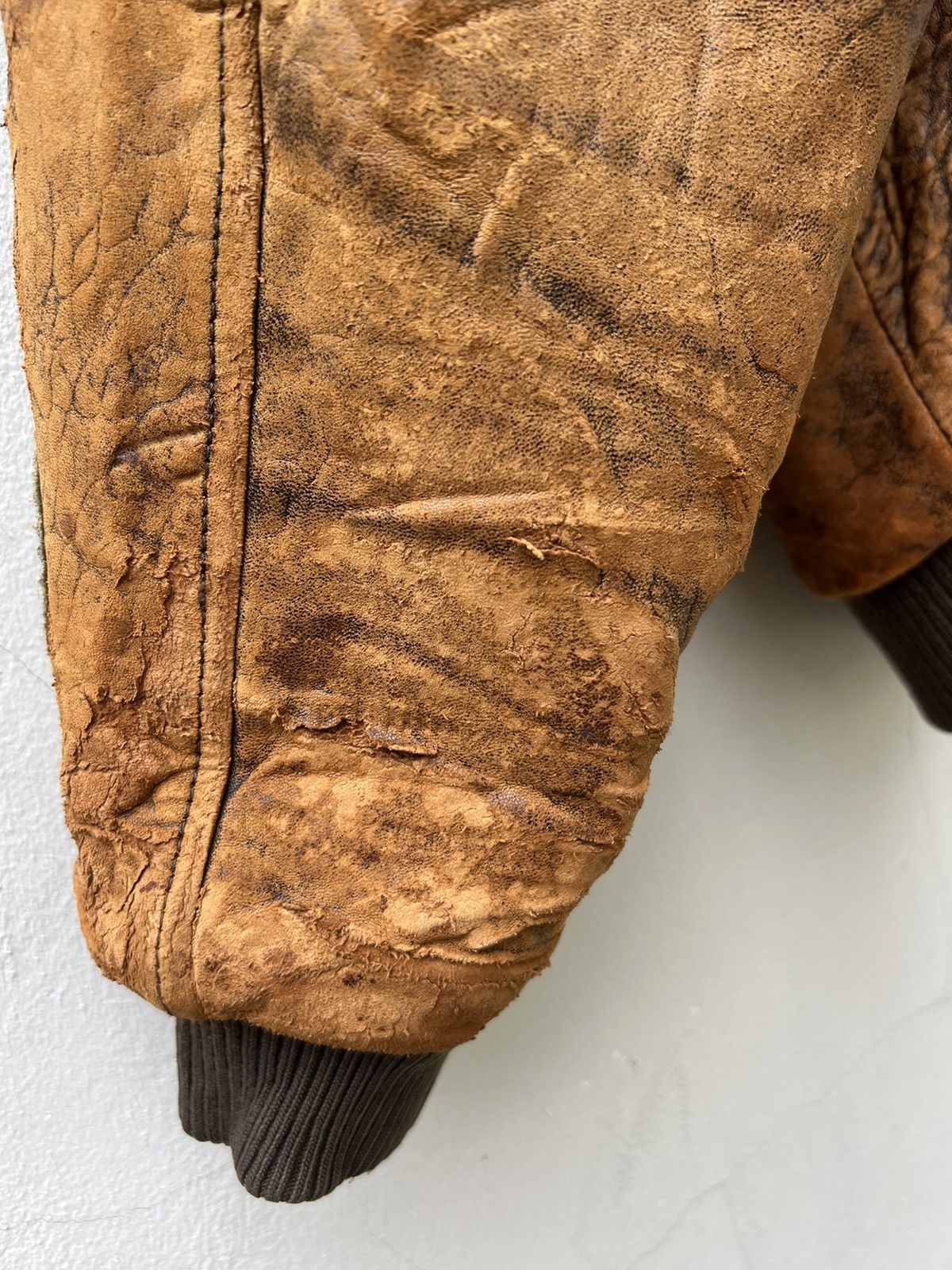 Leather Trashed 80s DEUX 2C Distressed A-2 Flight Leather Jacket Size US L / EU 52-54 / 3 - 17 Thumbnail