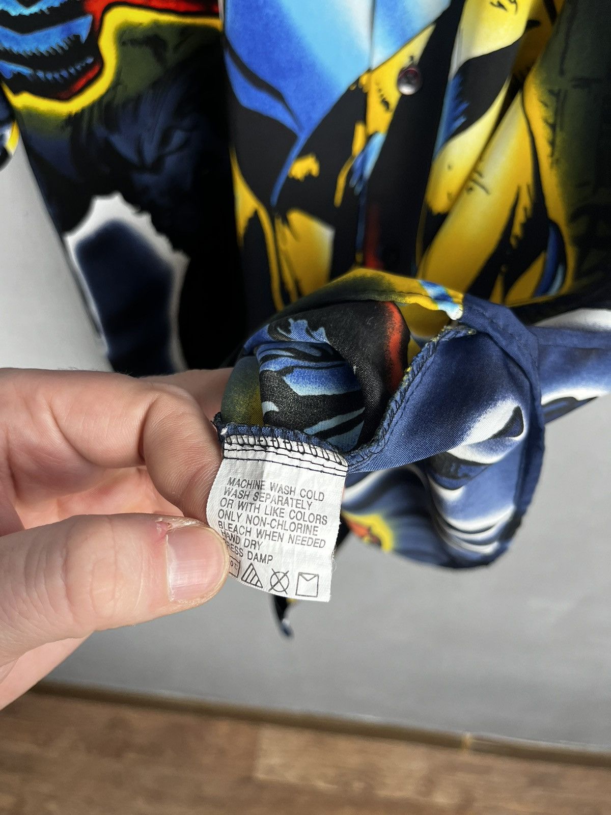 Marvel Comics × Vintage Vintage 2001 button shirt crazy wolverine graphics rare L Size US L / EU 52-54 / 3 - 9 Thumbnail